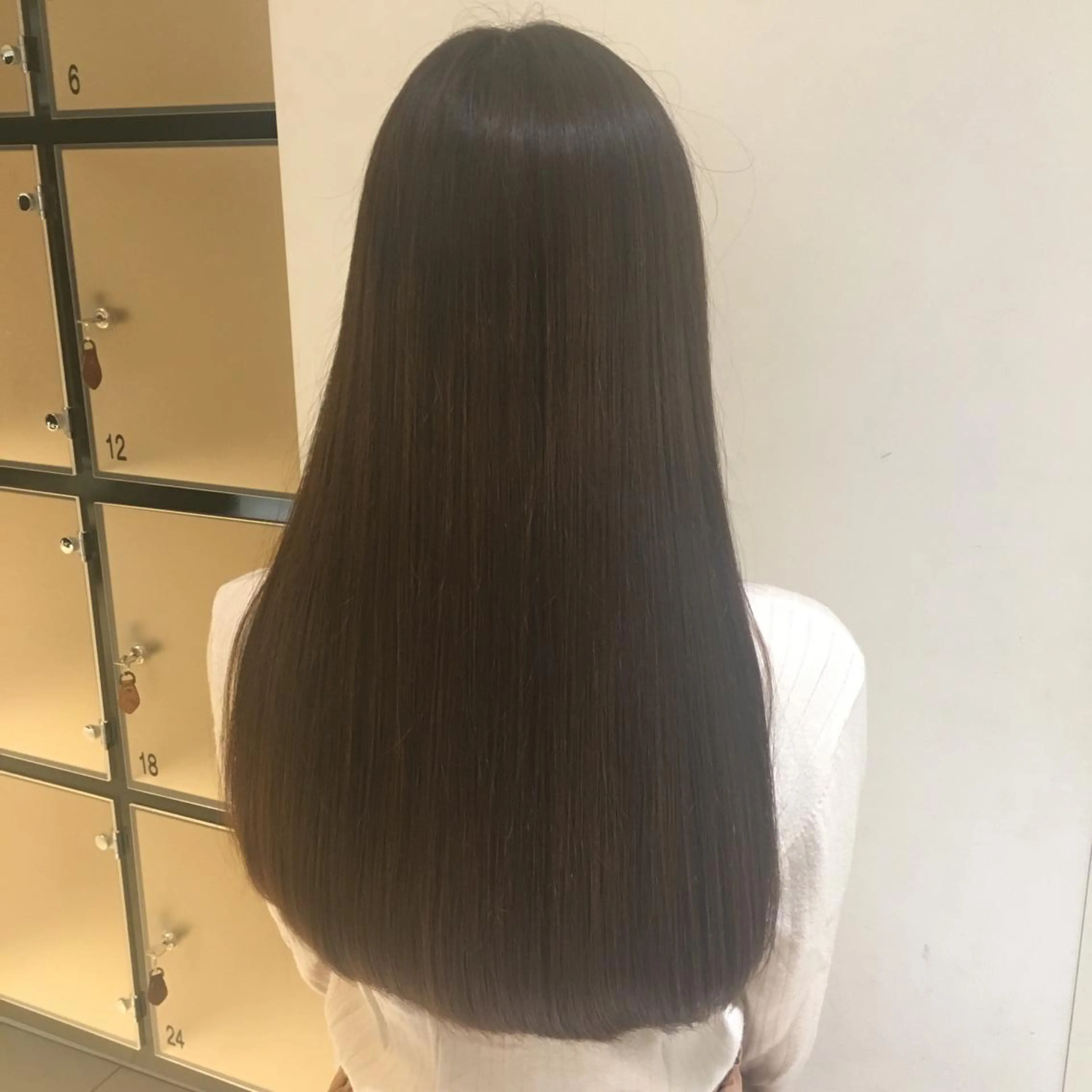 ロング ケリーズグリーン所属・艶髪 森田/嵩士のヘアスタイル