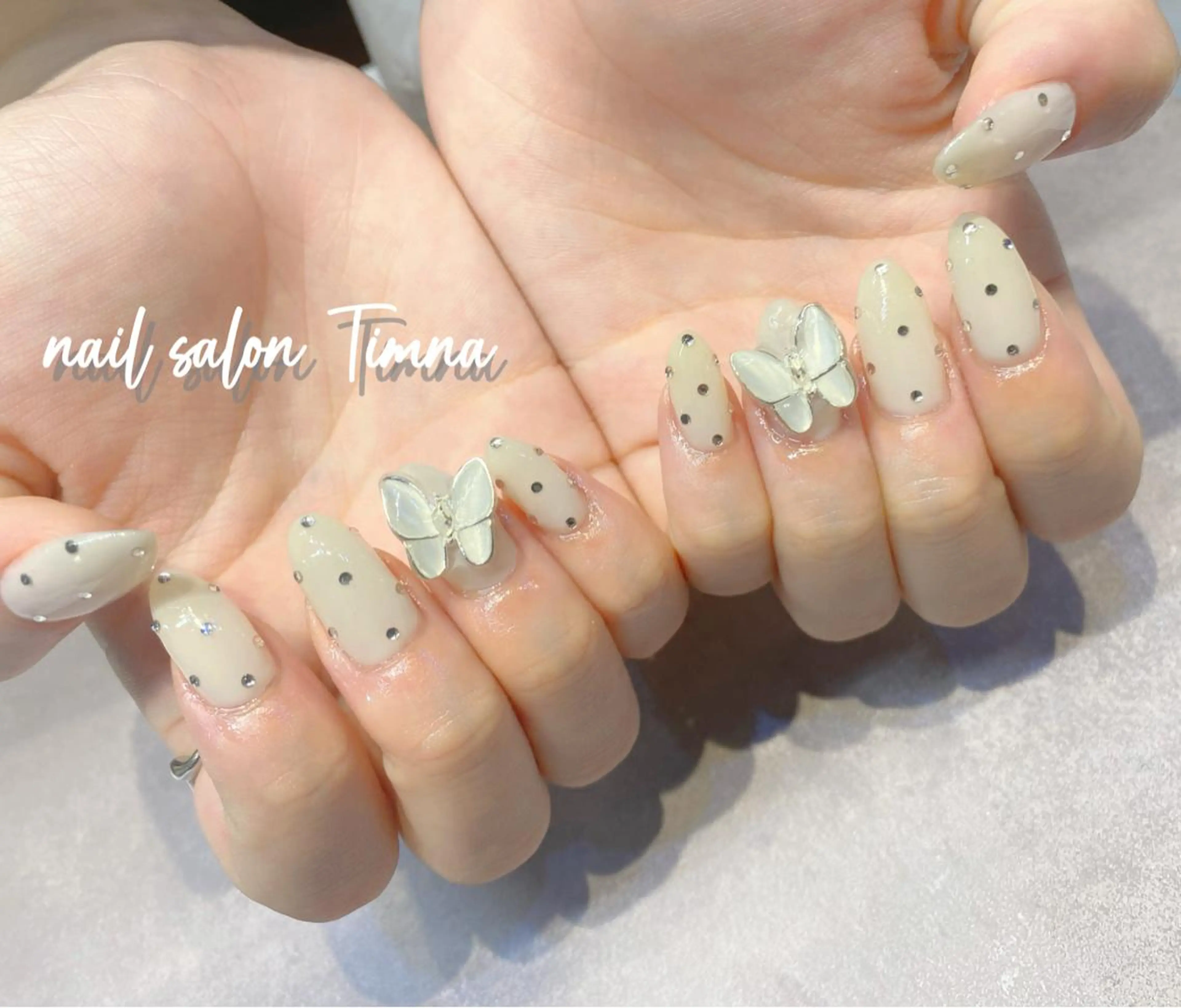セミロング ハンドネイル NAILSALON 🍔Timna🍟のネイルデザイン