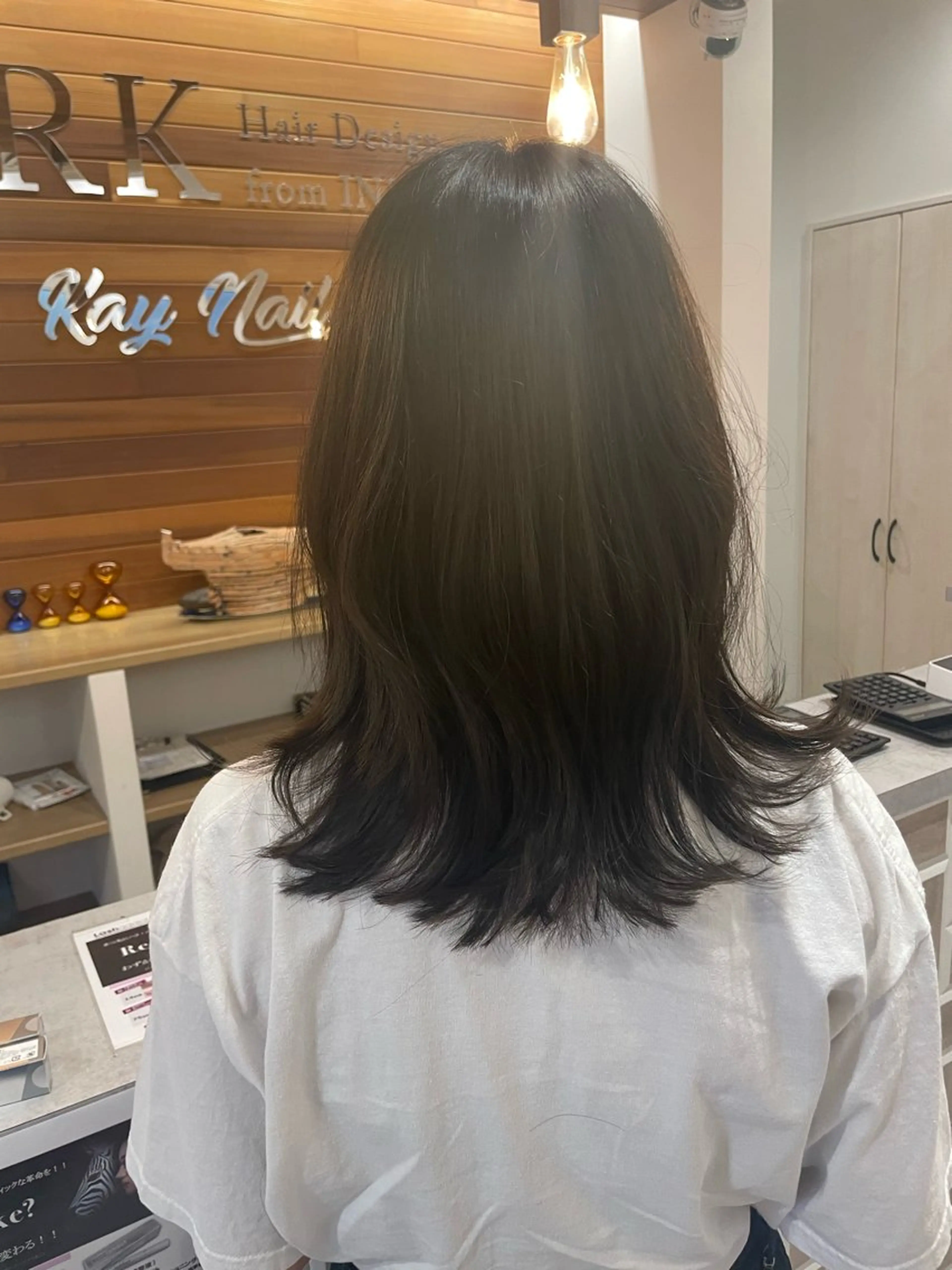 セミロング やまこし 美裕樹のヘアスタイル