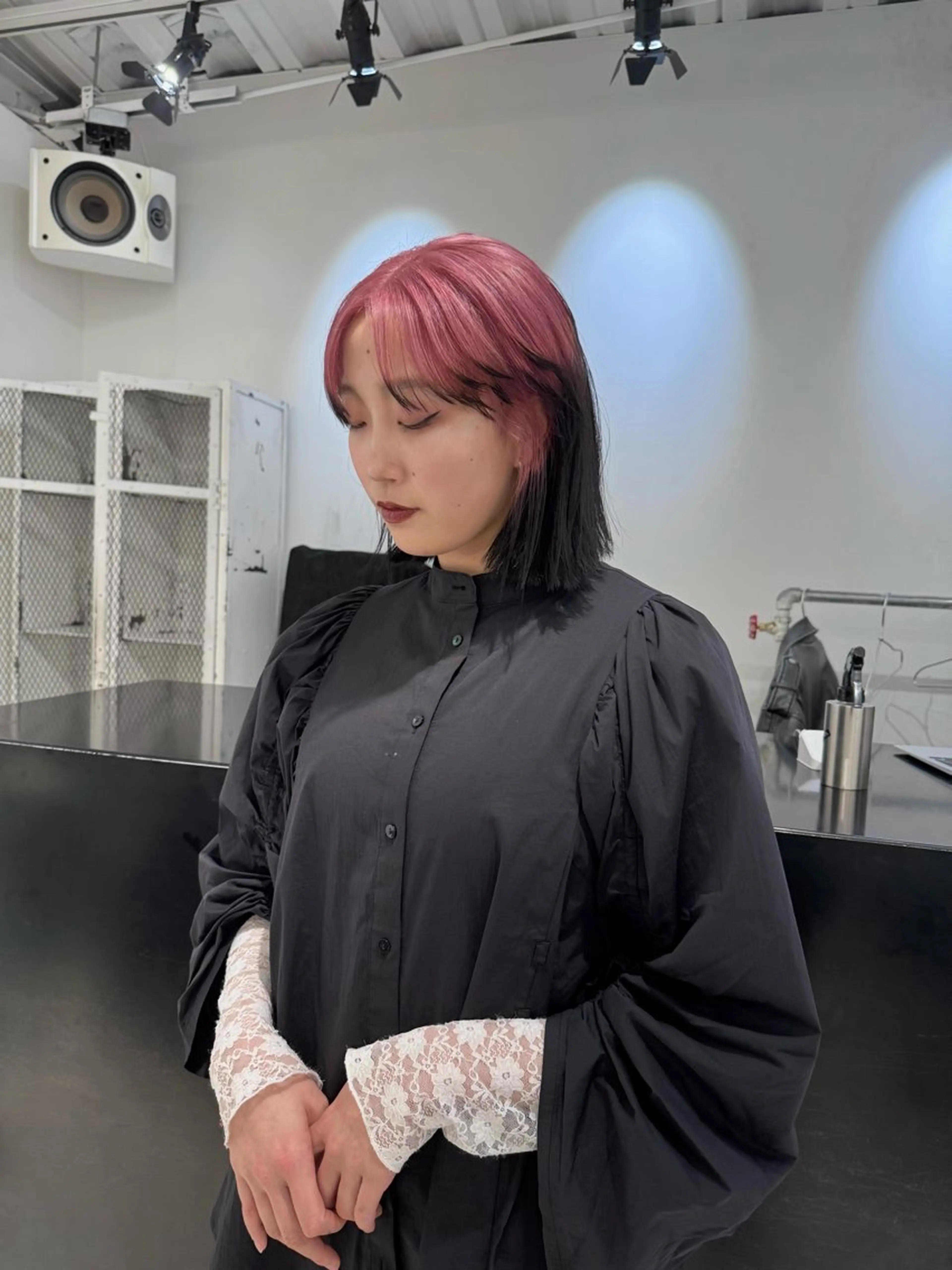 ミディアム カラー ヘアアレンジ 黒髪 ブリーチ ピンクカラー カット ヘアカラー トリートメント 艶ハイトーン/ヘア アレンジAYAKAのヘアスタイル