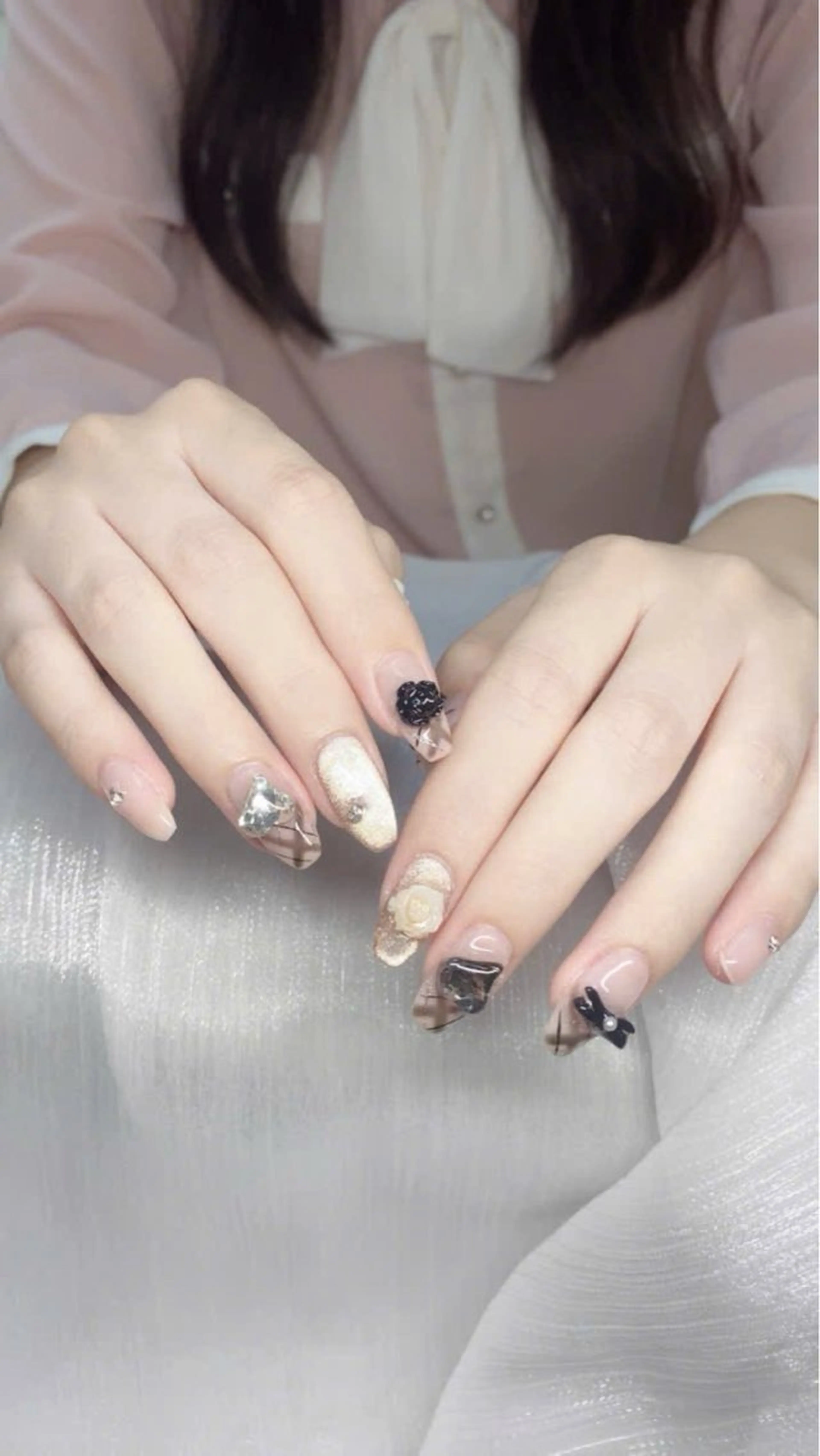 ネイル グラデーション キラキラネイル 韓国ネイル マグネットネイル ニュアンスネイル ハンドネイル Hana Rose Nailのネイルデザイン
