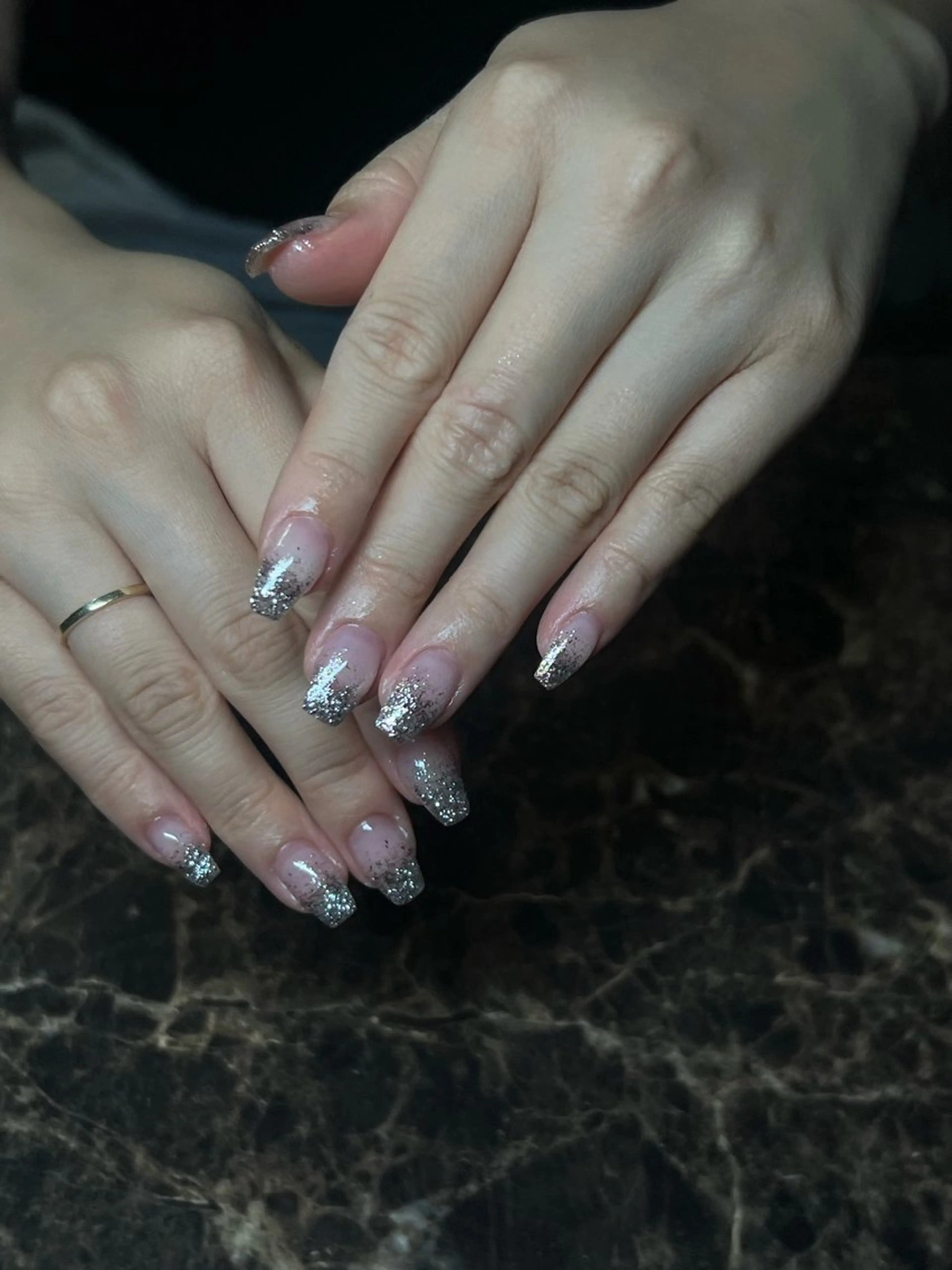 ネイル グラデーション キラキラネイル ラメ(グリッター) ラメグラデーション ハンドネイル IROHA NAIL 聖奈のネイルデザイン