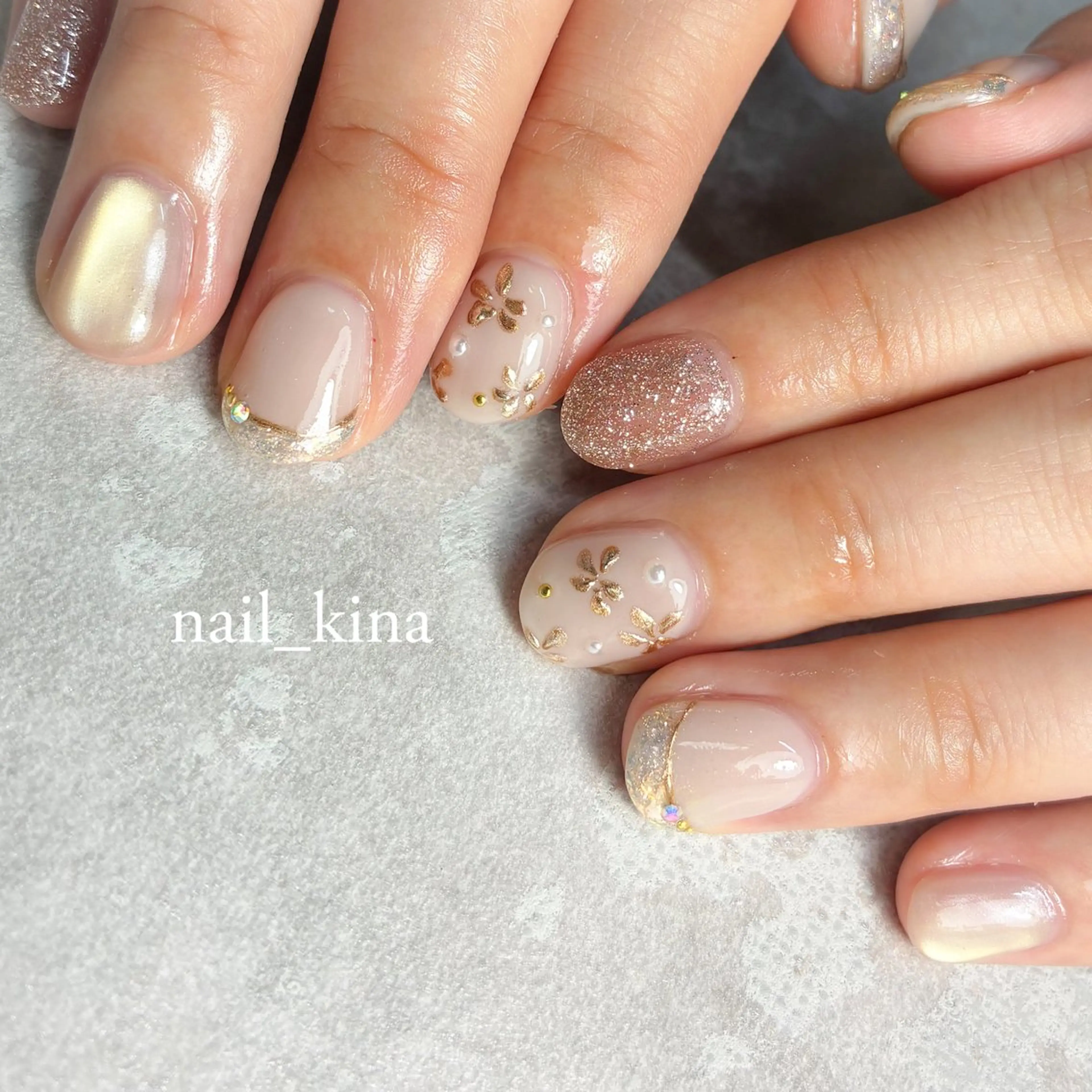 ネイル ミラーネイル 持ち込み ワンカラーネイル シンプルネイル ブライダルネイル nail_ kinaのネイルデザイン