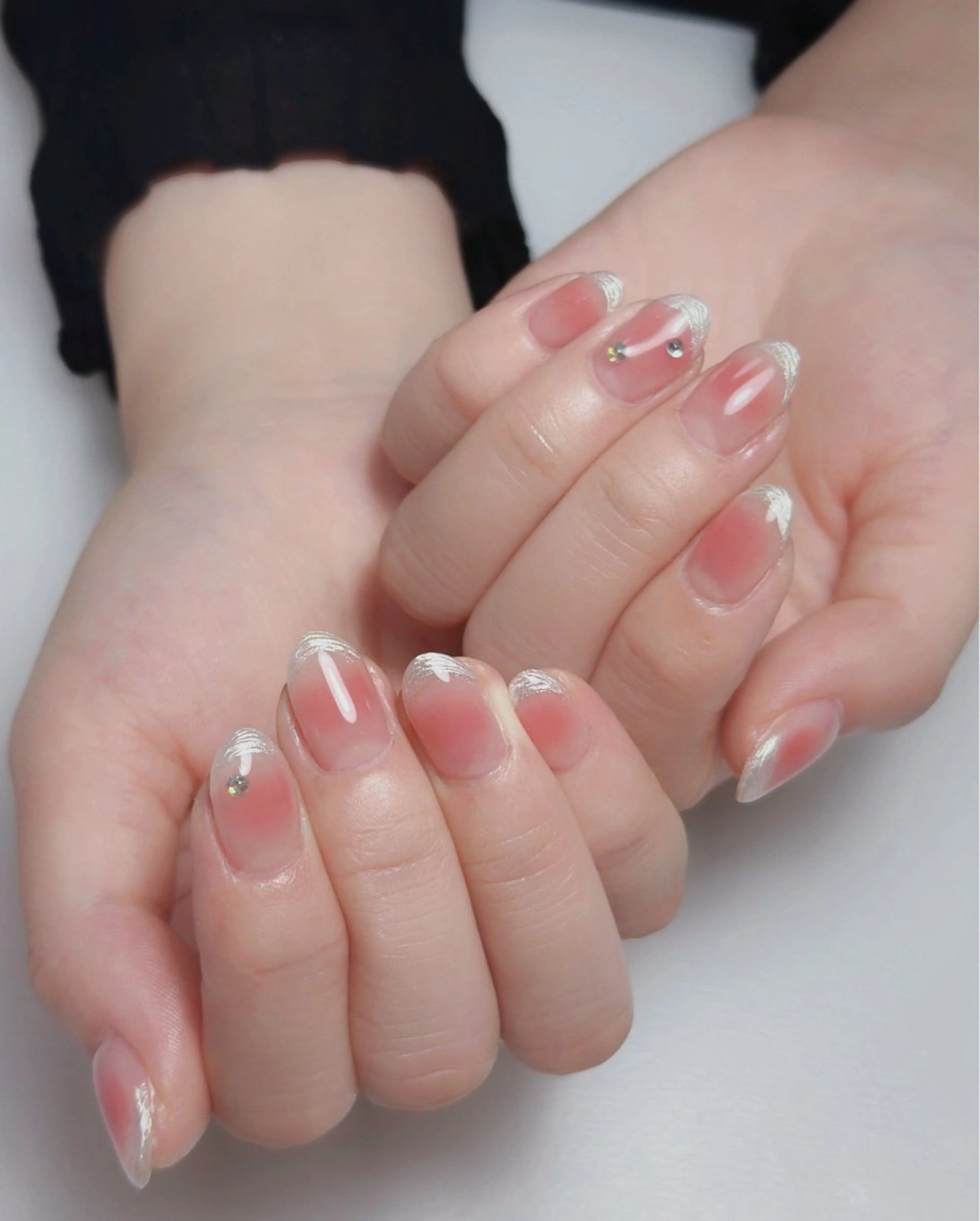 ネイル オーロラネイル 長さ出し フットネイル ラメ(グリッター) ラメグラデーション ハンドネイル 👍thumbs up nail👍のネイルデザイン