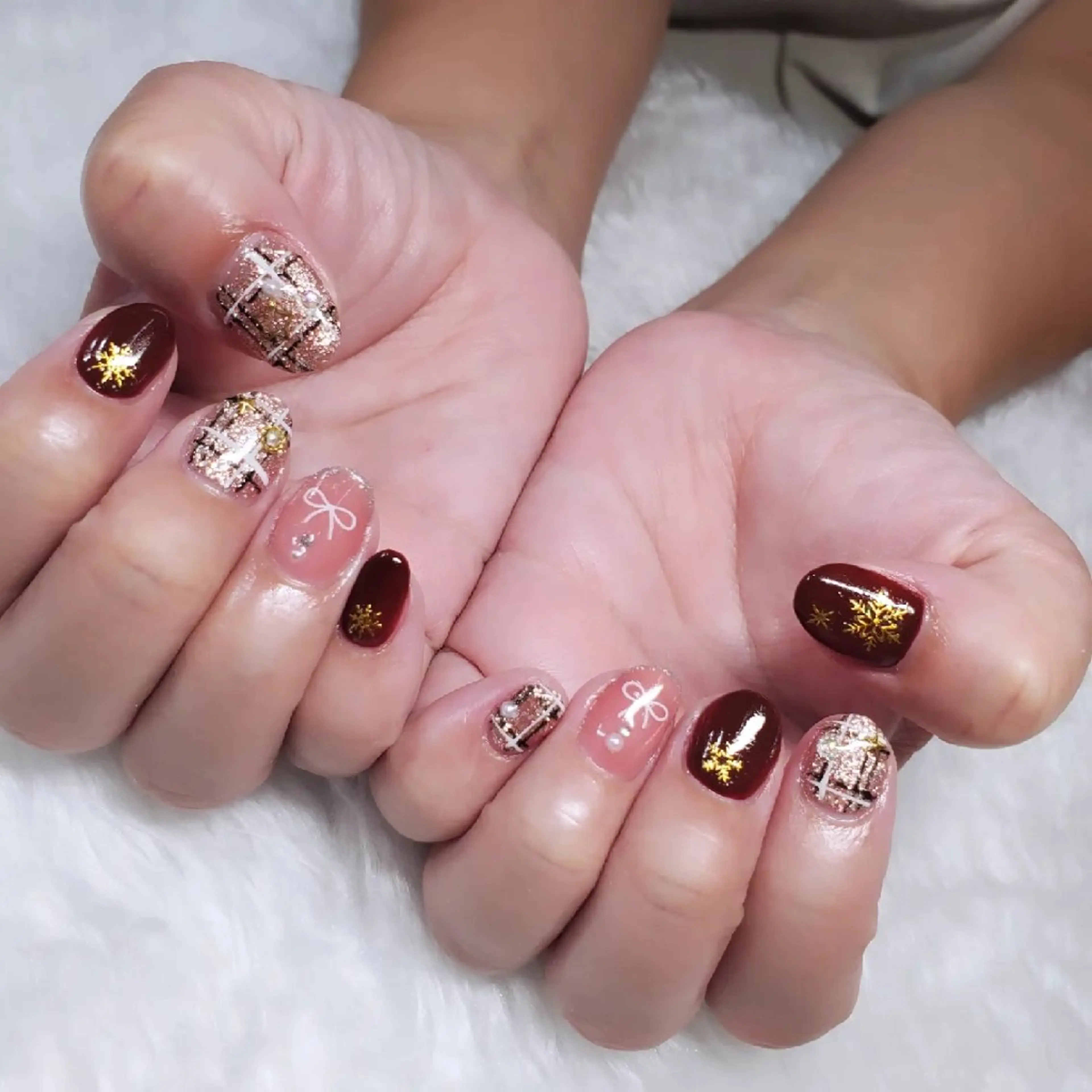 ネイル ボルドー 冬ネイル クリスマス ハンドネイル ネイルサロンベルティ .ひとみのネイルデザイン