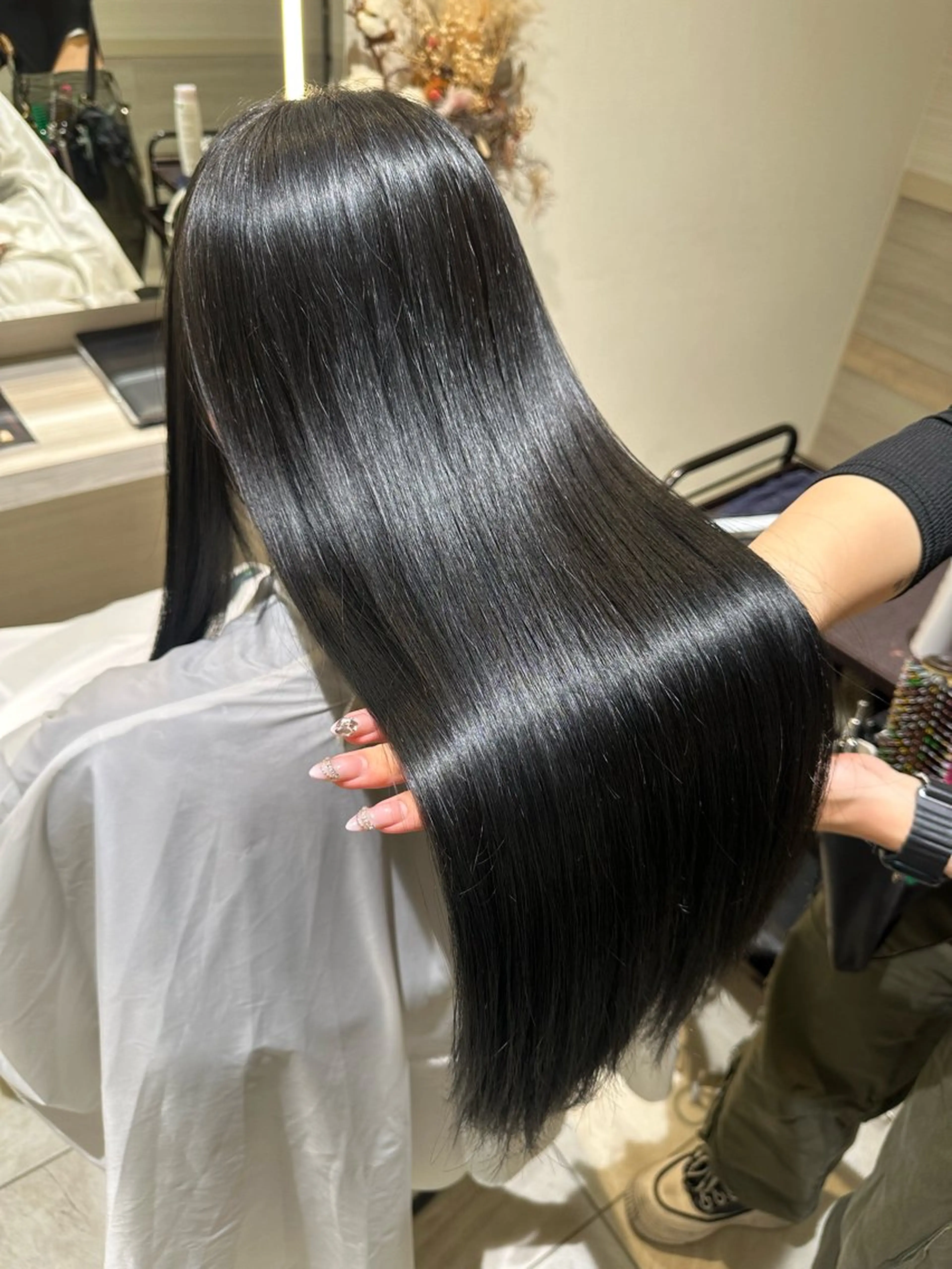 ロング カラー ヘアアレンジ 縮毛矯正 タイトボブ個性派カラ ーAKANEのヘアスタイル