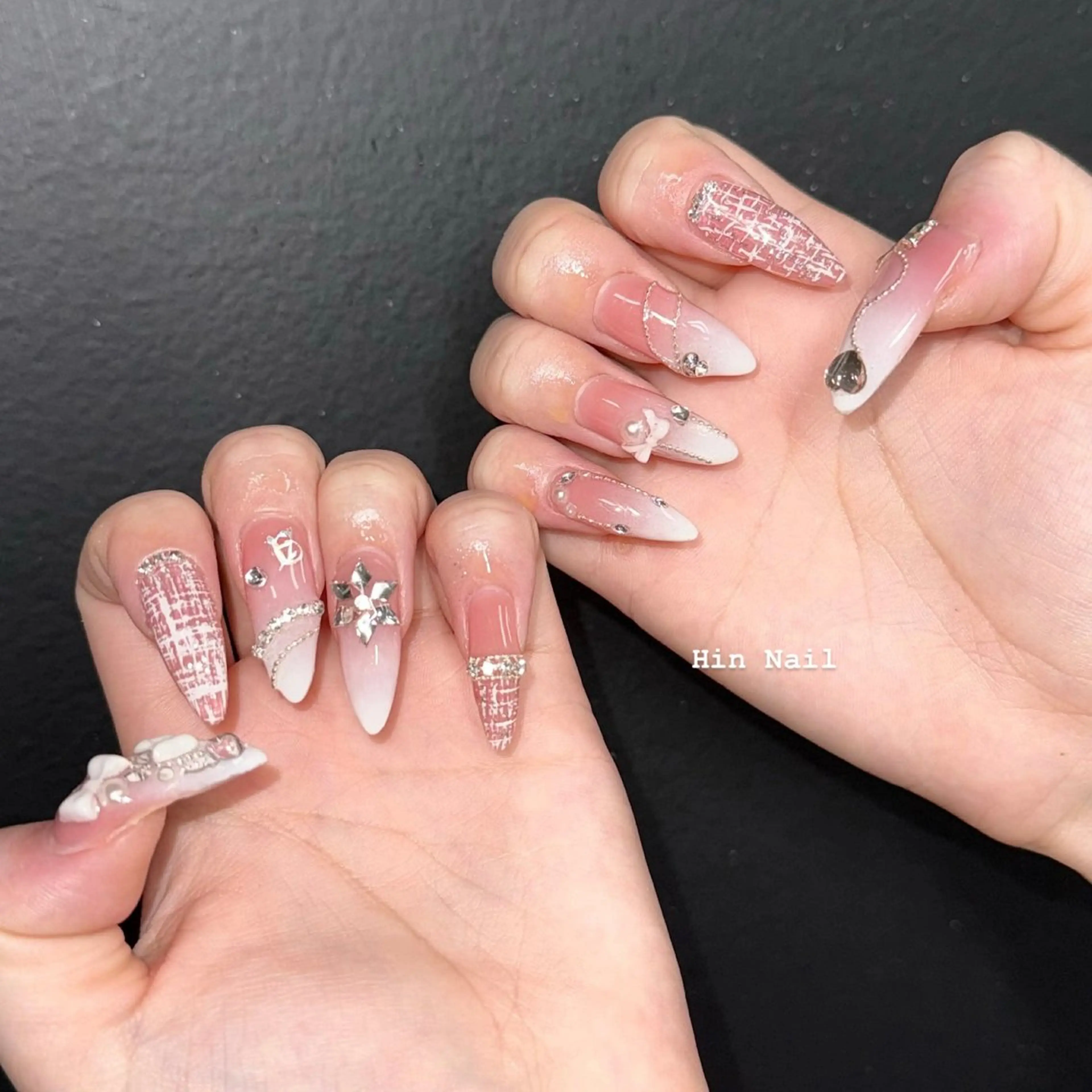 ネイル ハンドネイル Hin Nailsのネイルデザイン
