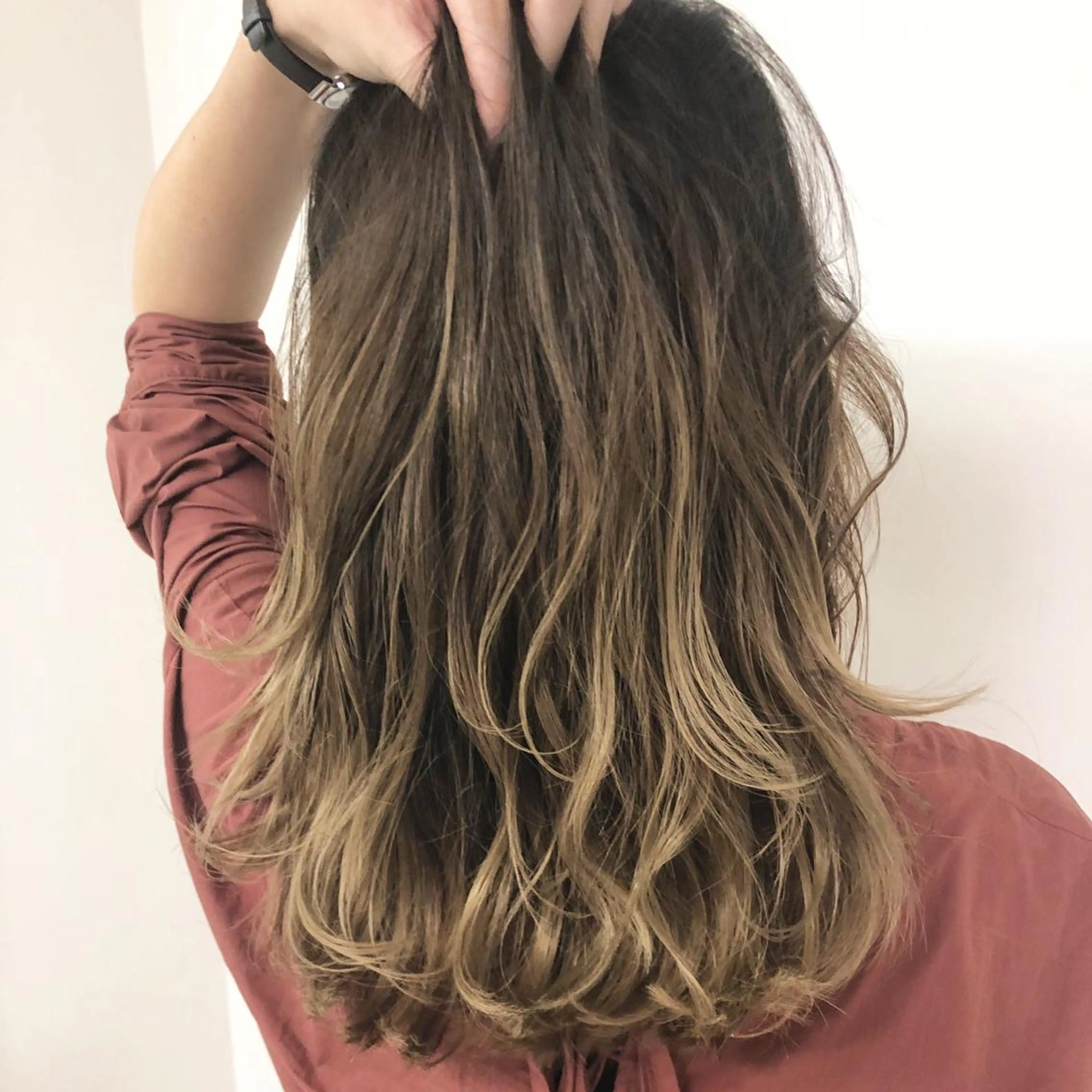 カラー 三鷹で1番ショート ボブをカットする新谷のヘアスタイル