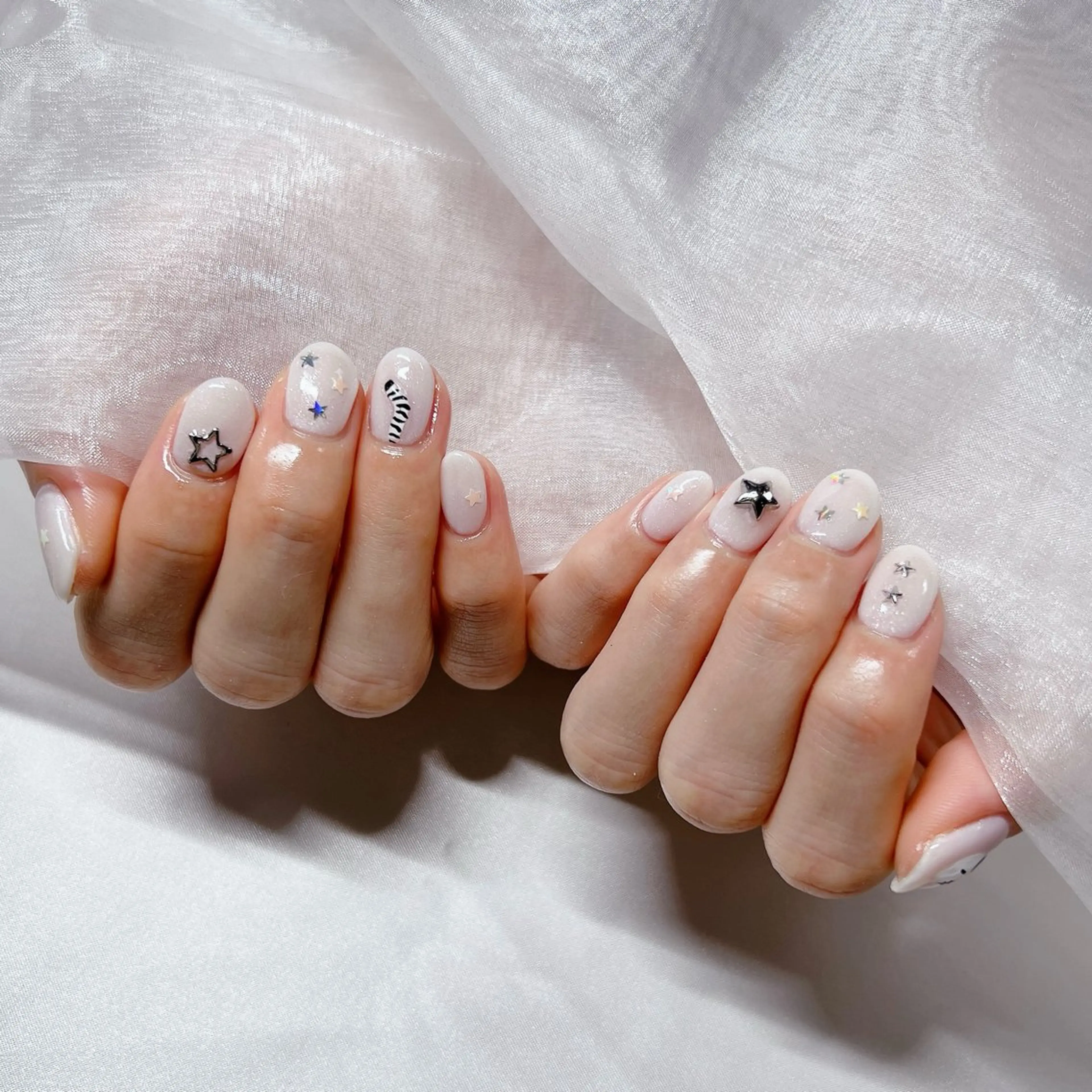 ネイル ジェルネイル 韓国ネイル ラメ(グリッター) マグネットネイル 持ち込み ハンドネイル nail salon Rewardのネイルデザイン