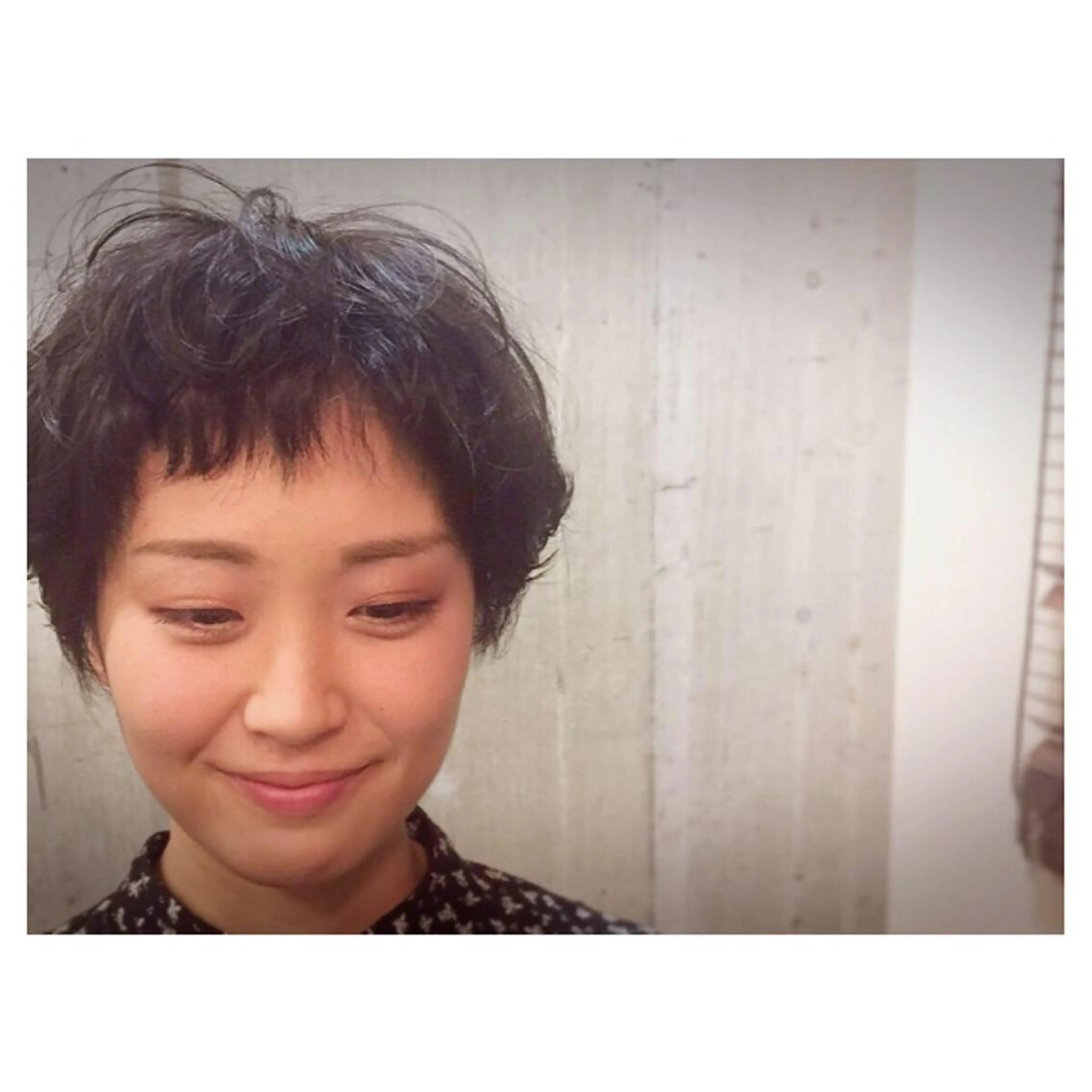 ショート ミディアム パーマ ミディアムパーマ ショートヘア デジタルパーマ ツイスパ・波巻き 🩵片平和香奈のヘアスタイル