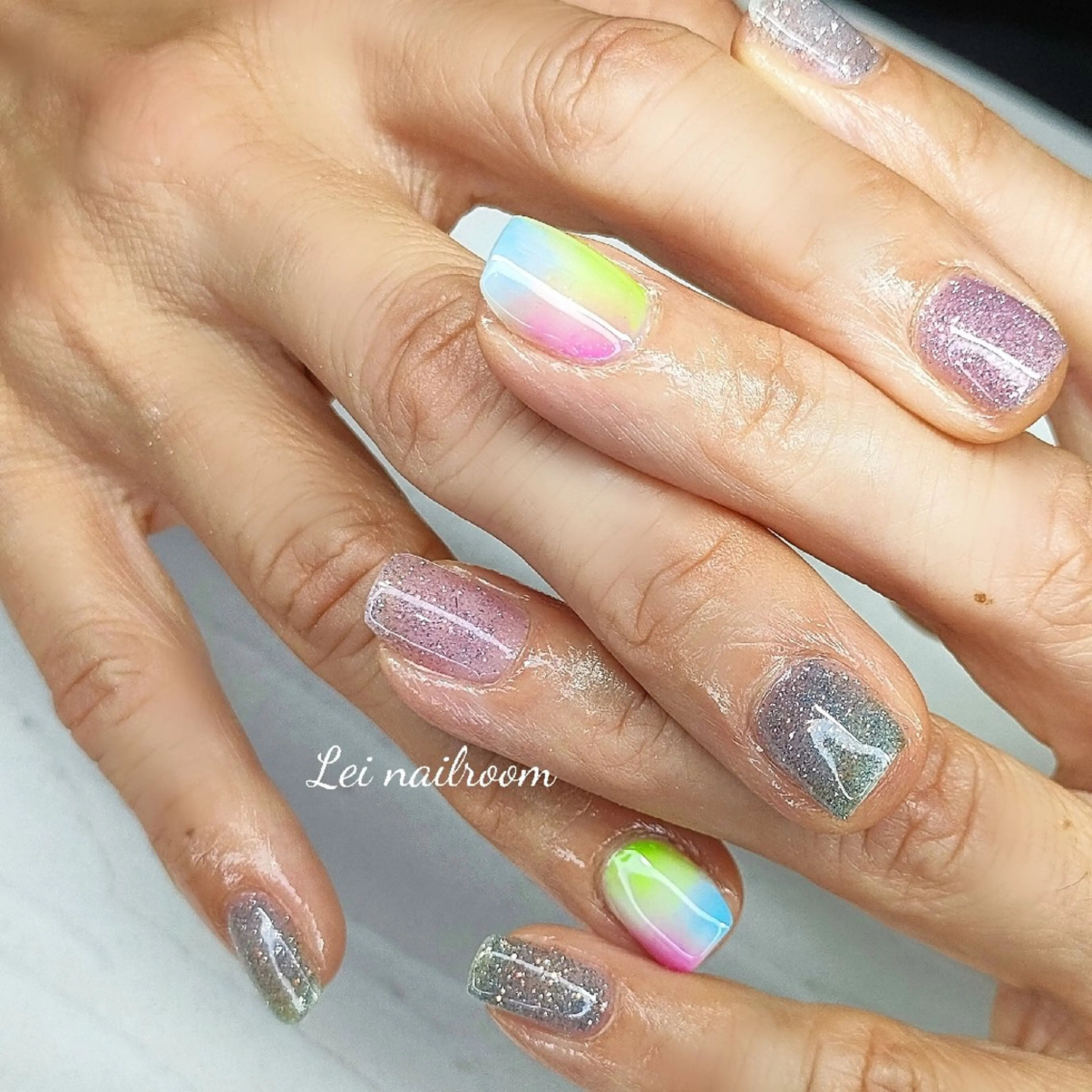 ネイル アートネイル フラッシュネイル ジェルネイル ラメ(グリッター) lei🌼 nailroomのネイルデザイン