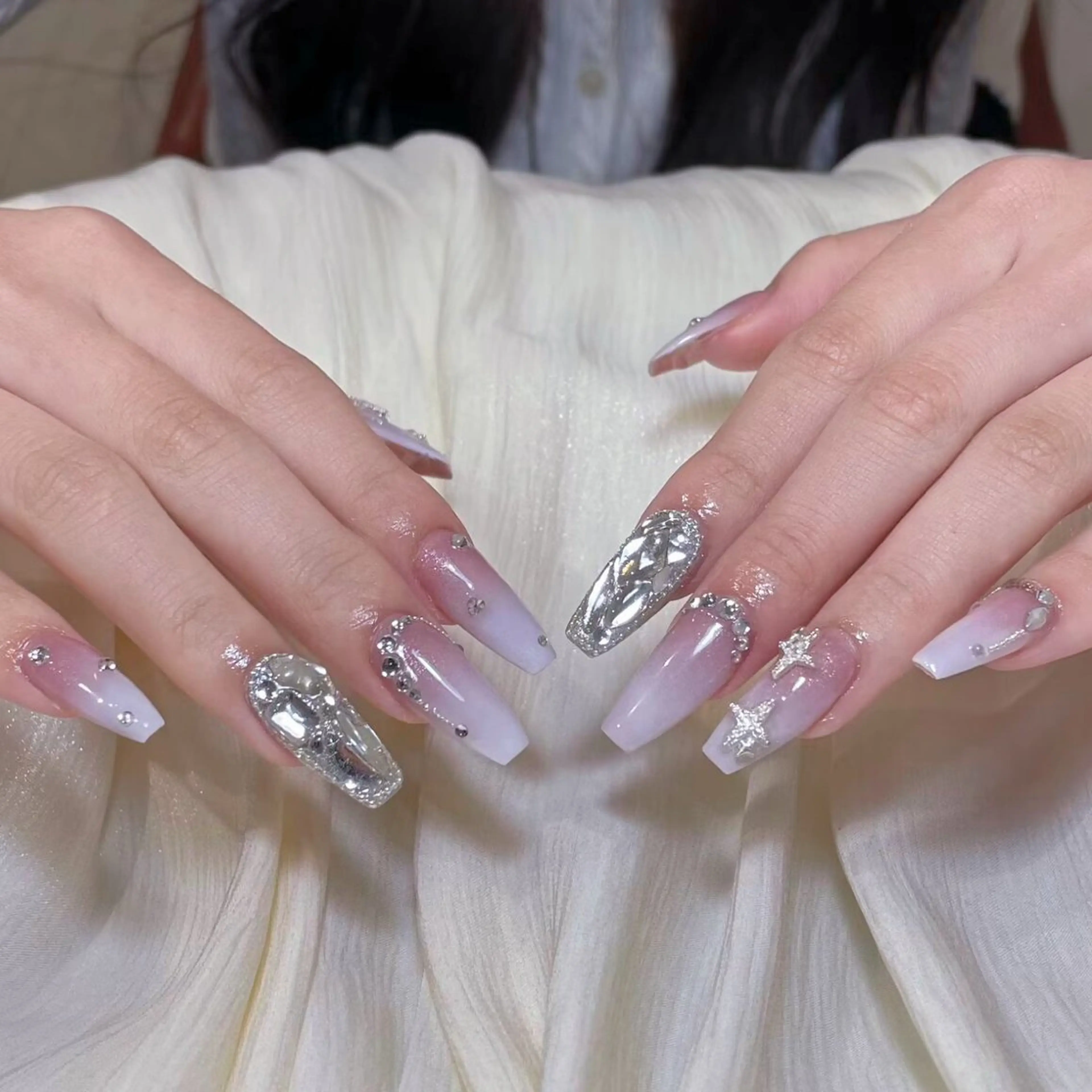 ネイル アートネイル オーロラネイル ガーリー キラキラネイル 韓国ネイル ハンドネイル Una EWAのネイルデザイン