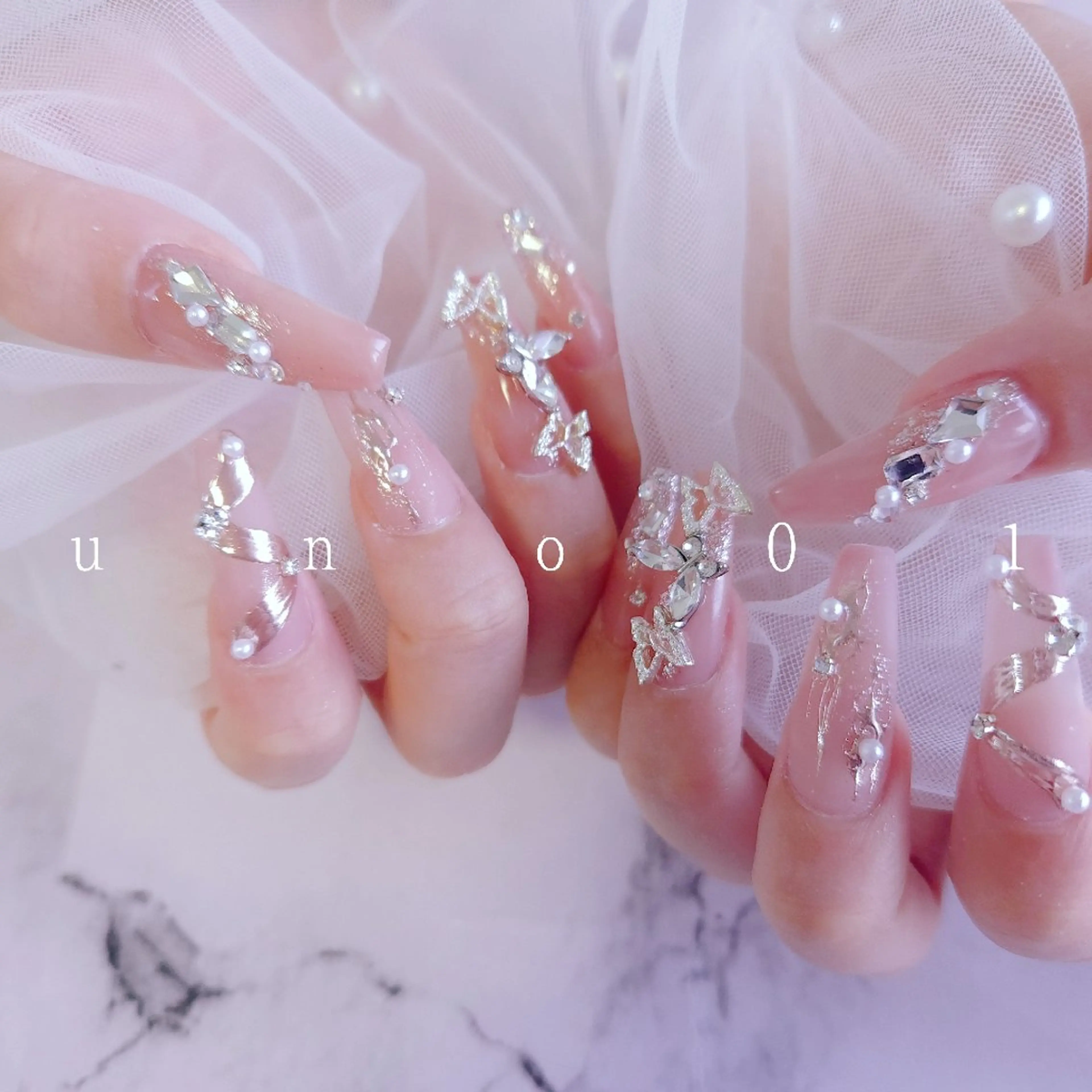 ネイル ハンドネイル 梅田🦄中崎町🩵 u n o 0 1のネイルデザイン