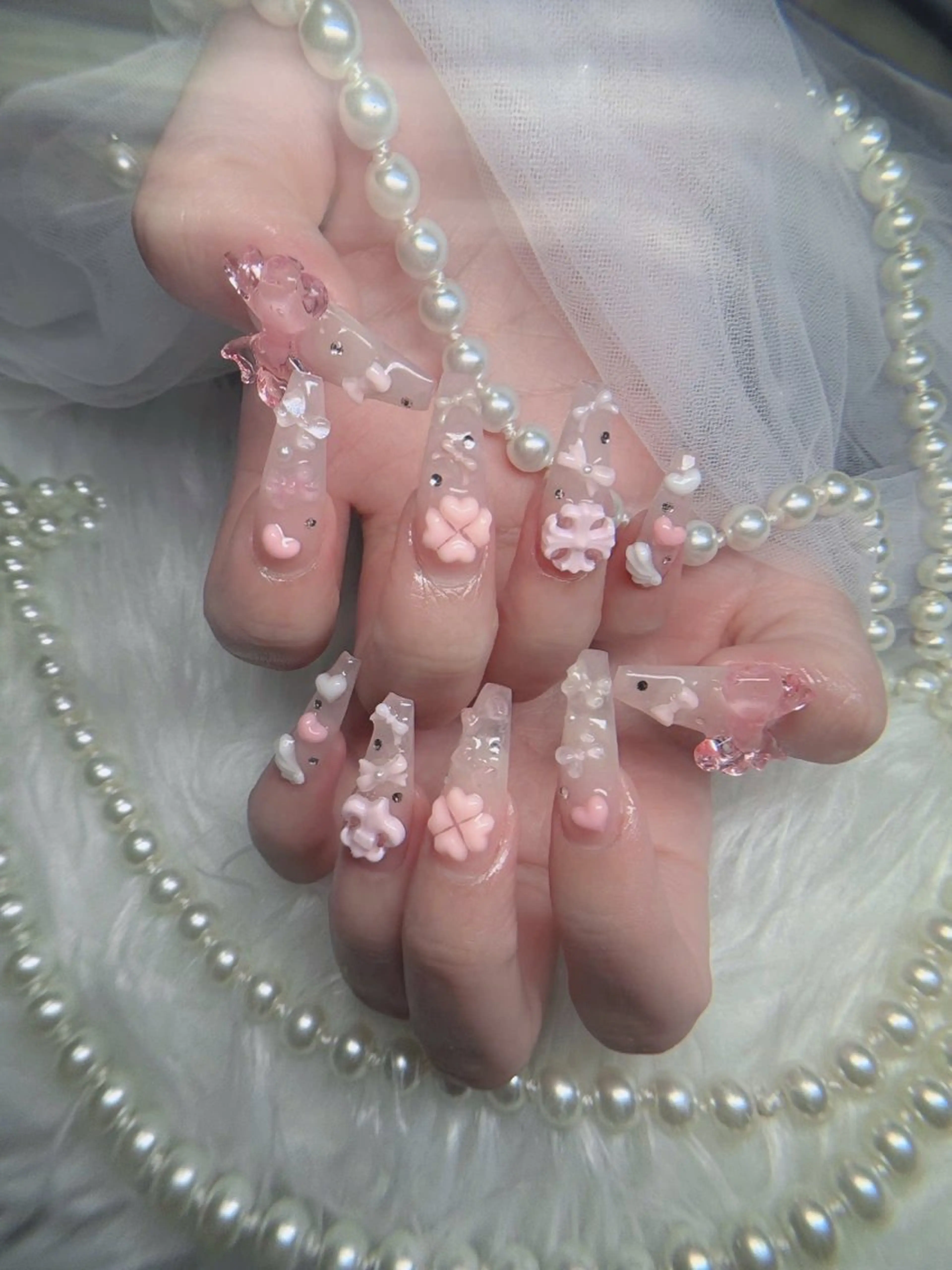 ネイル オーロラネイル フレンチネイル ジェルネイル ハロウィン キラキラネイル ハンドネイル H.baby Nail Salonのネイルデザイン