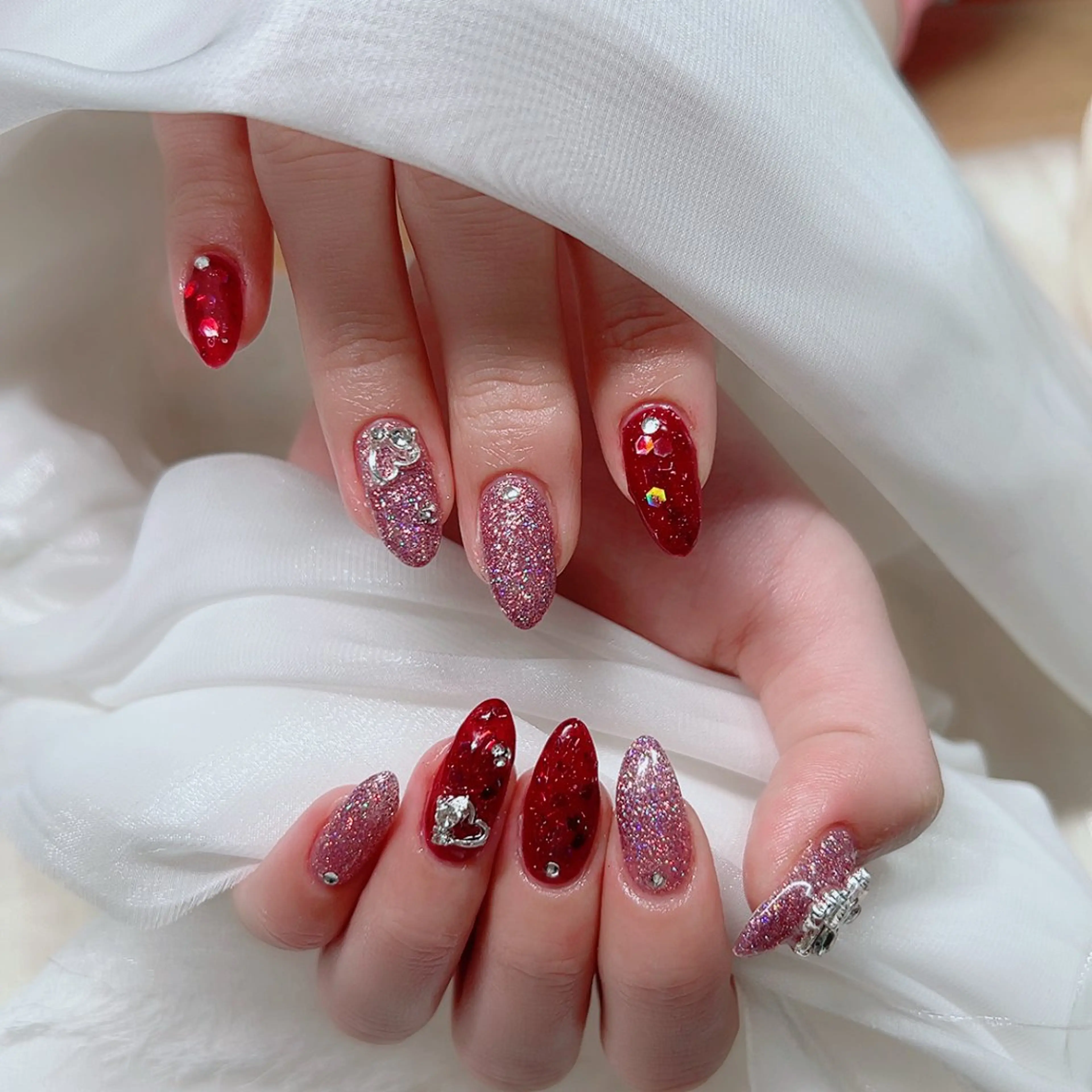 ネイル キラキラネイル ラメ(グリッター) バレンタイン ハンドネイル Cute Tips nailのネイルデザイン