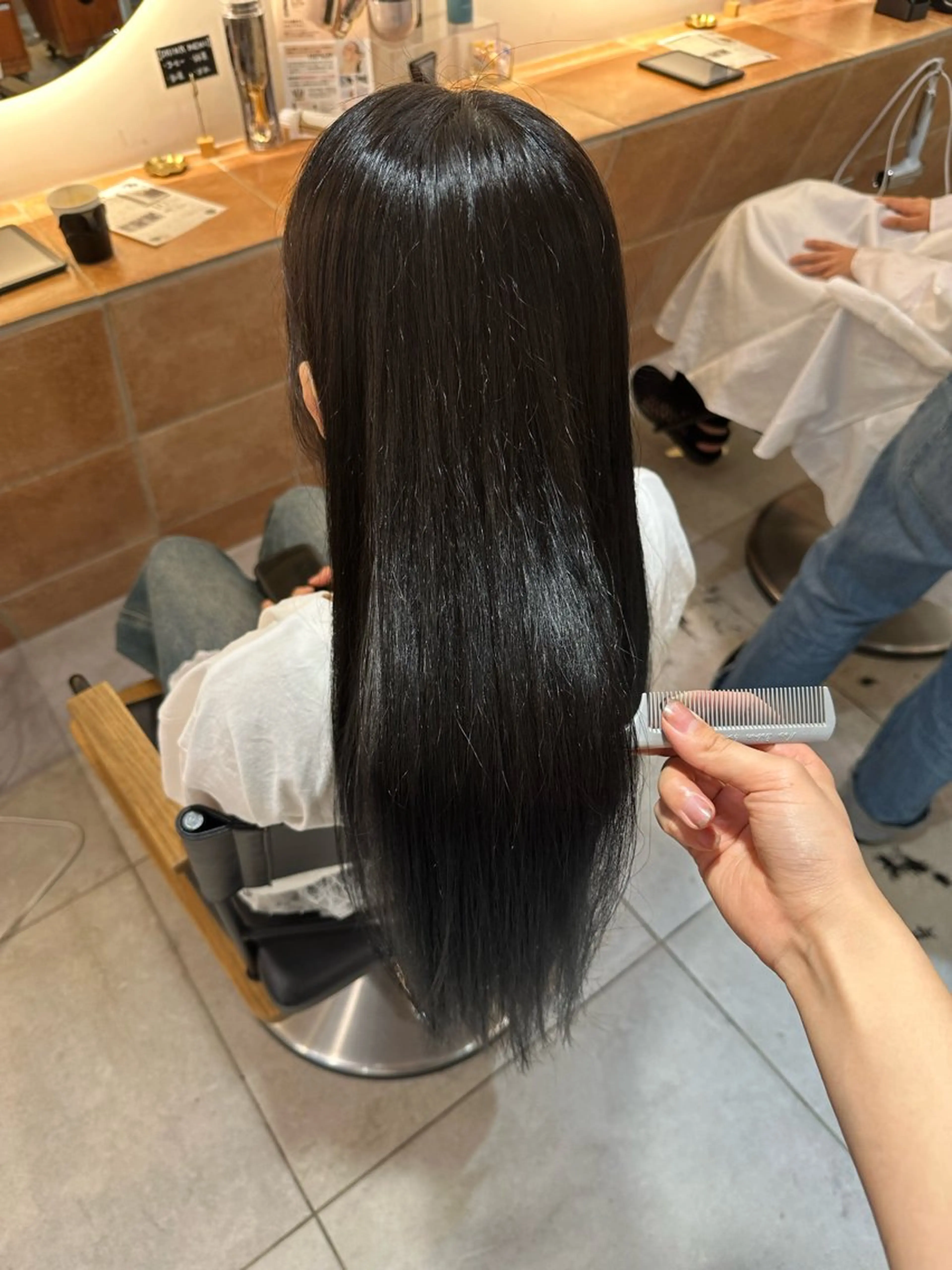 ロング ヘアカラー 横浜⭐️ブリーチ モデル💫あみ💫のヘアスタイル