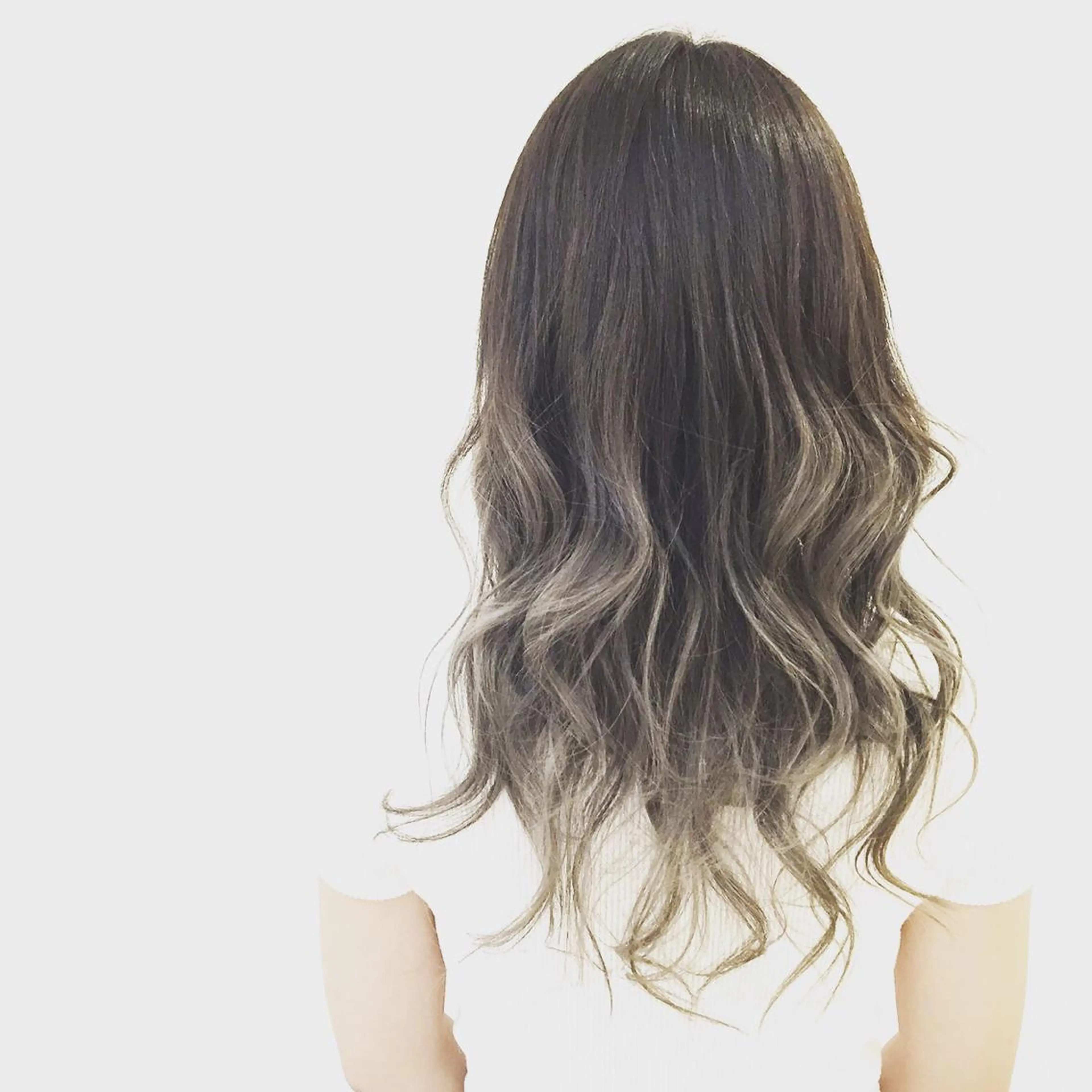 セミロング カラー グラデーションカラー ハイトーン×髪質改善 KENTAのヘアスタイル