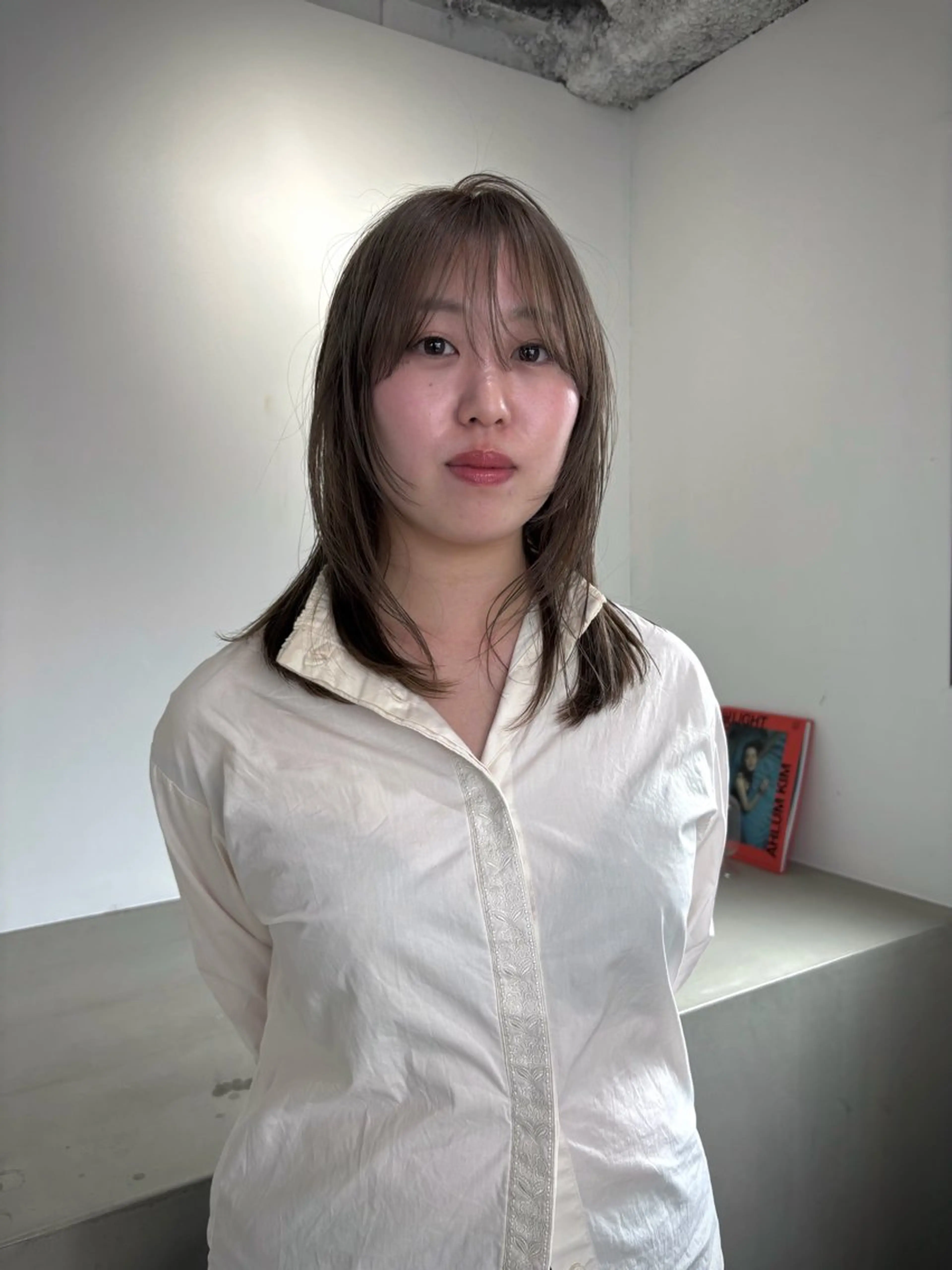 セミロング カラー ベージュカラー オリーブベージュ ヘアカラー yu maのヘアスタイル