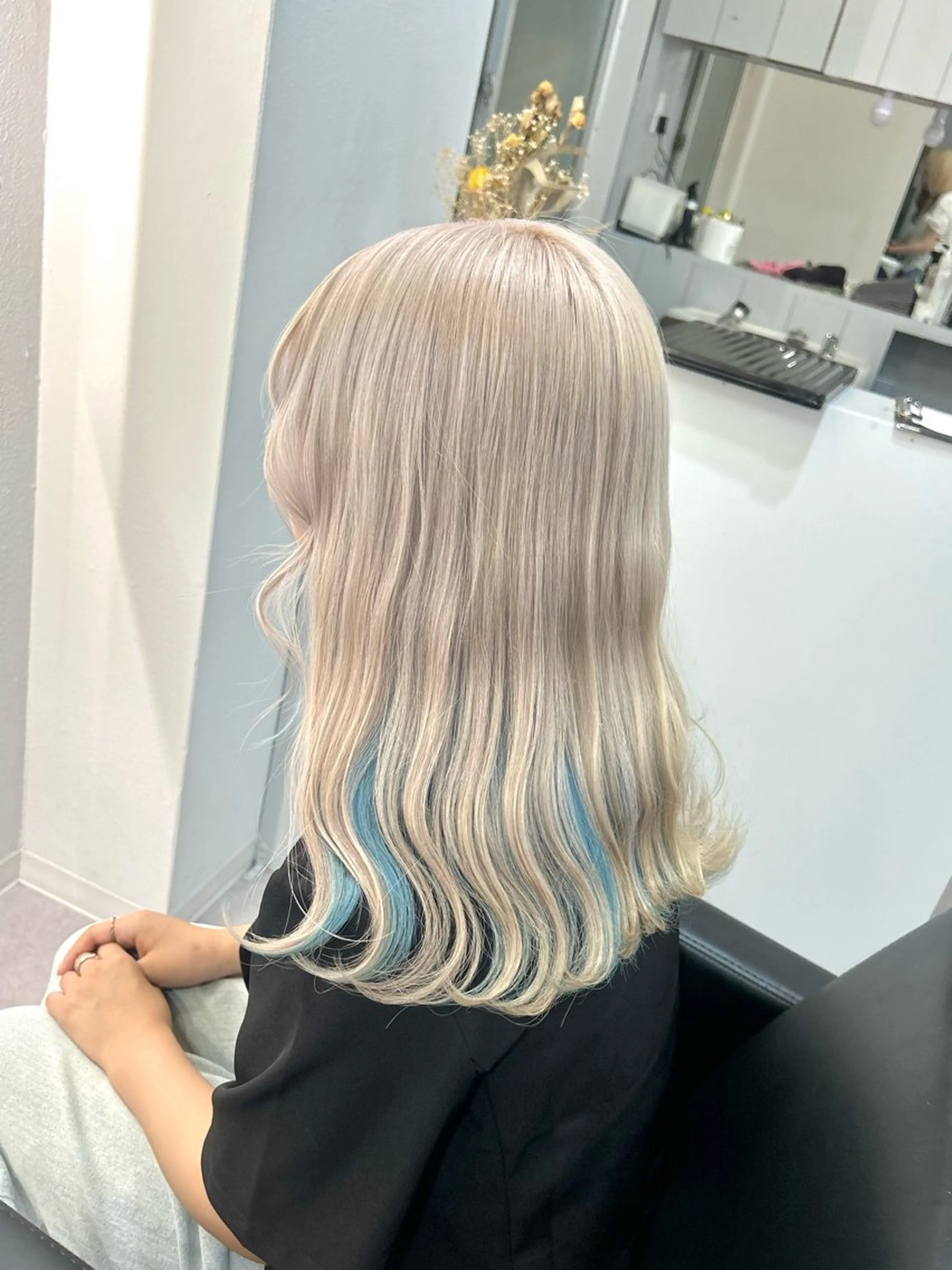 セミロング カラー インナーカラー カット ヘアカラー トリートメント ブリーチ&エクステ 🥀ケアカラー特化のヘアスタイル