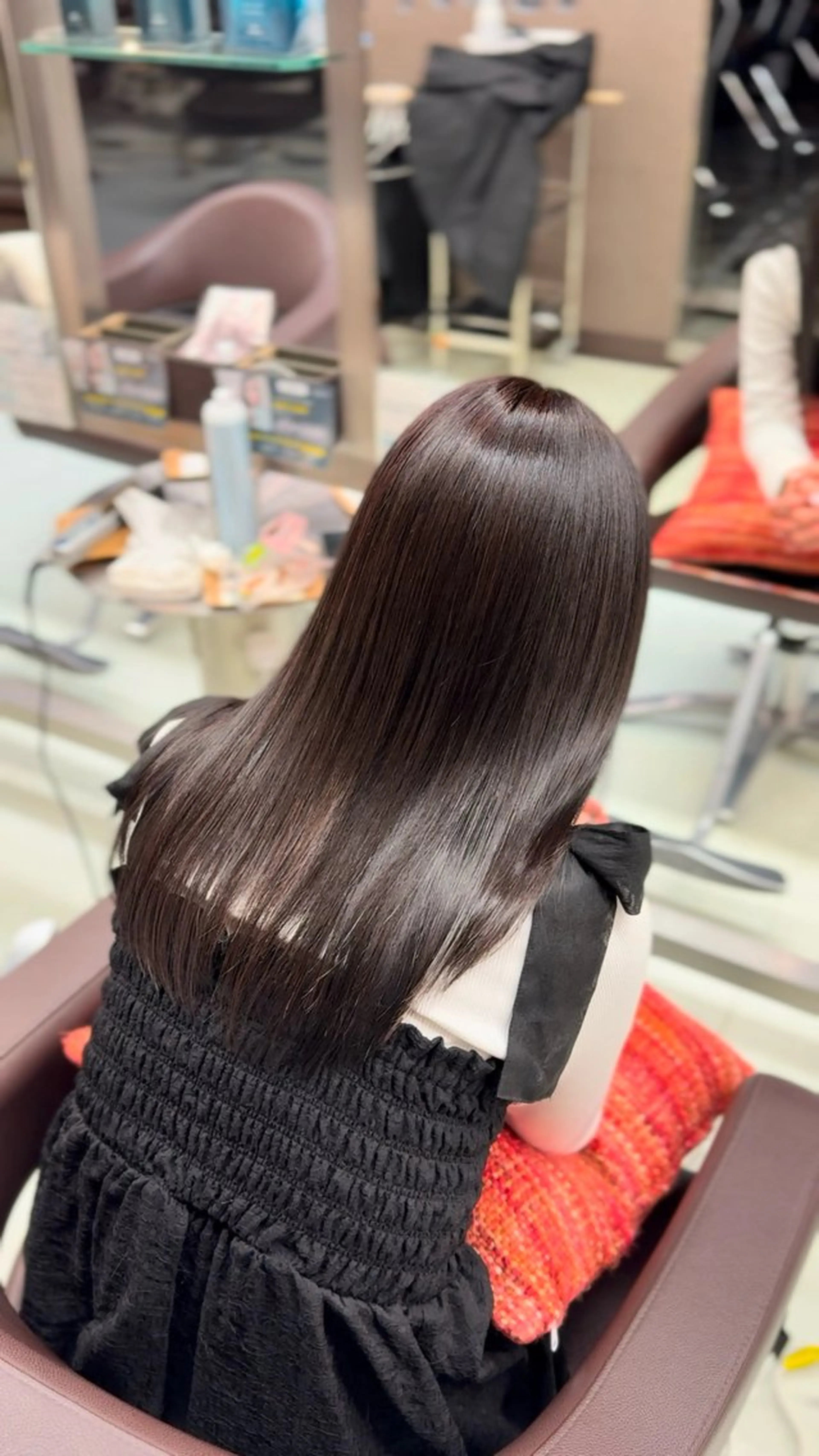 ミディアム トリートメント WiLL 紗希/ 艶カラーのヘアスタイル