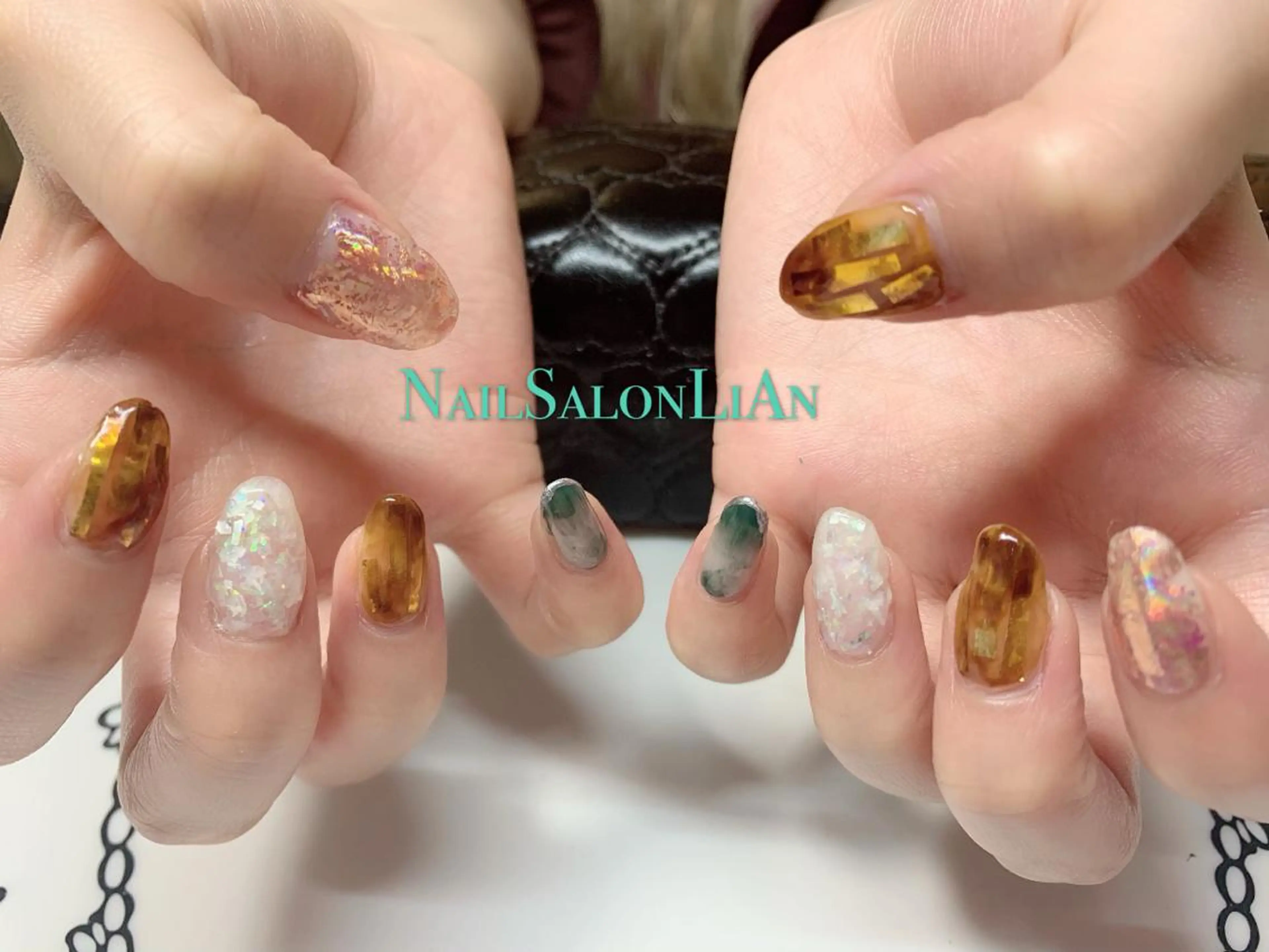 ネイル アートネイル 持ち込み シンプルネイル ストーンネイル NailSalon LiAnのネイルデザイン