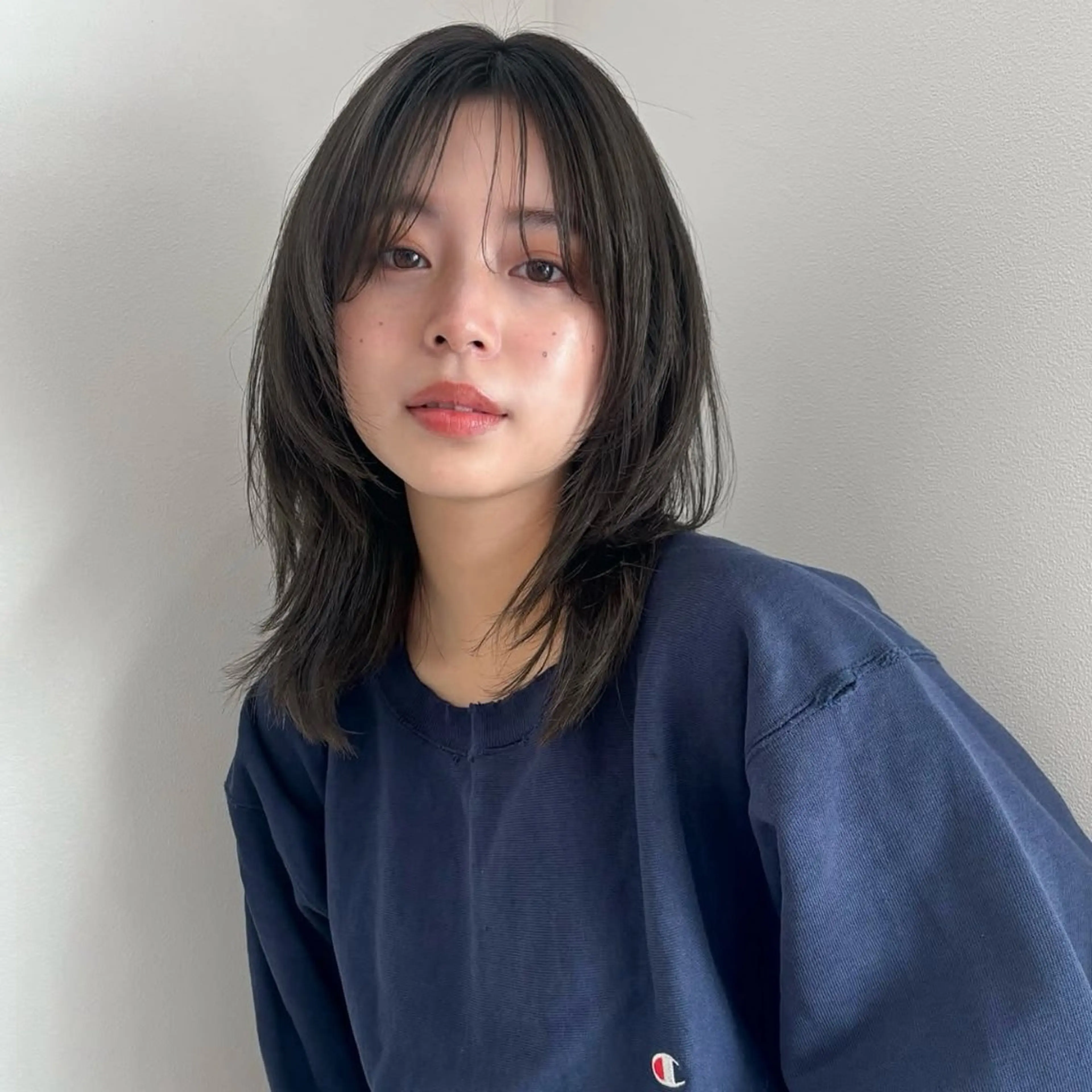 ミディアム 学生 韓国風ヘア おくれ毛 小顔カット 早藤 芙麗有のヘアスタイル