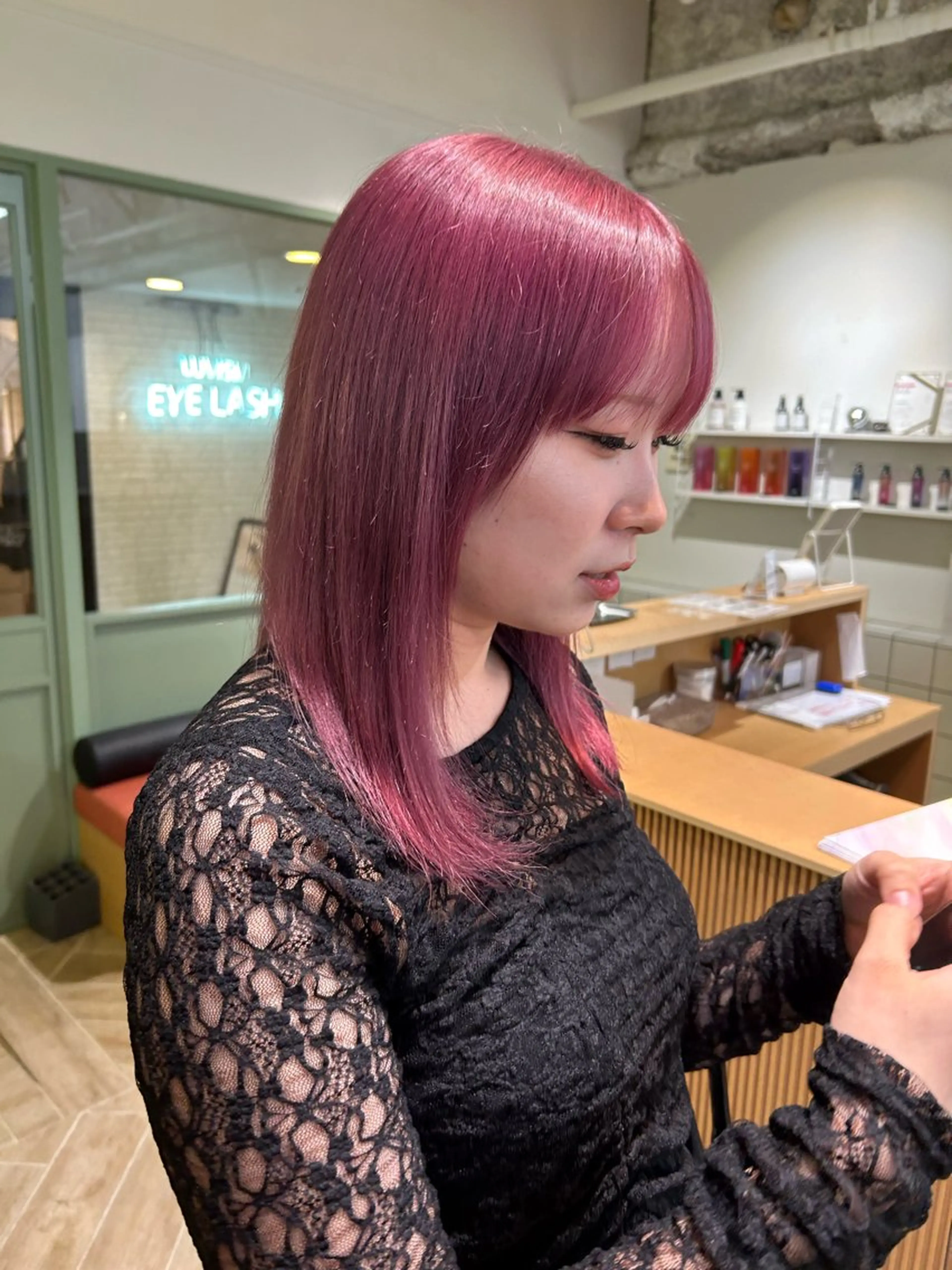 ミディアム カラー ヘアカラー トリートメント ベージュ/ダブルカラ ー/新潟駅/青柳萌果のヘアスタイル