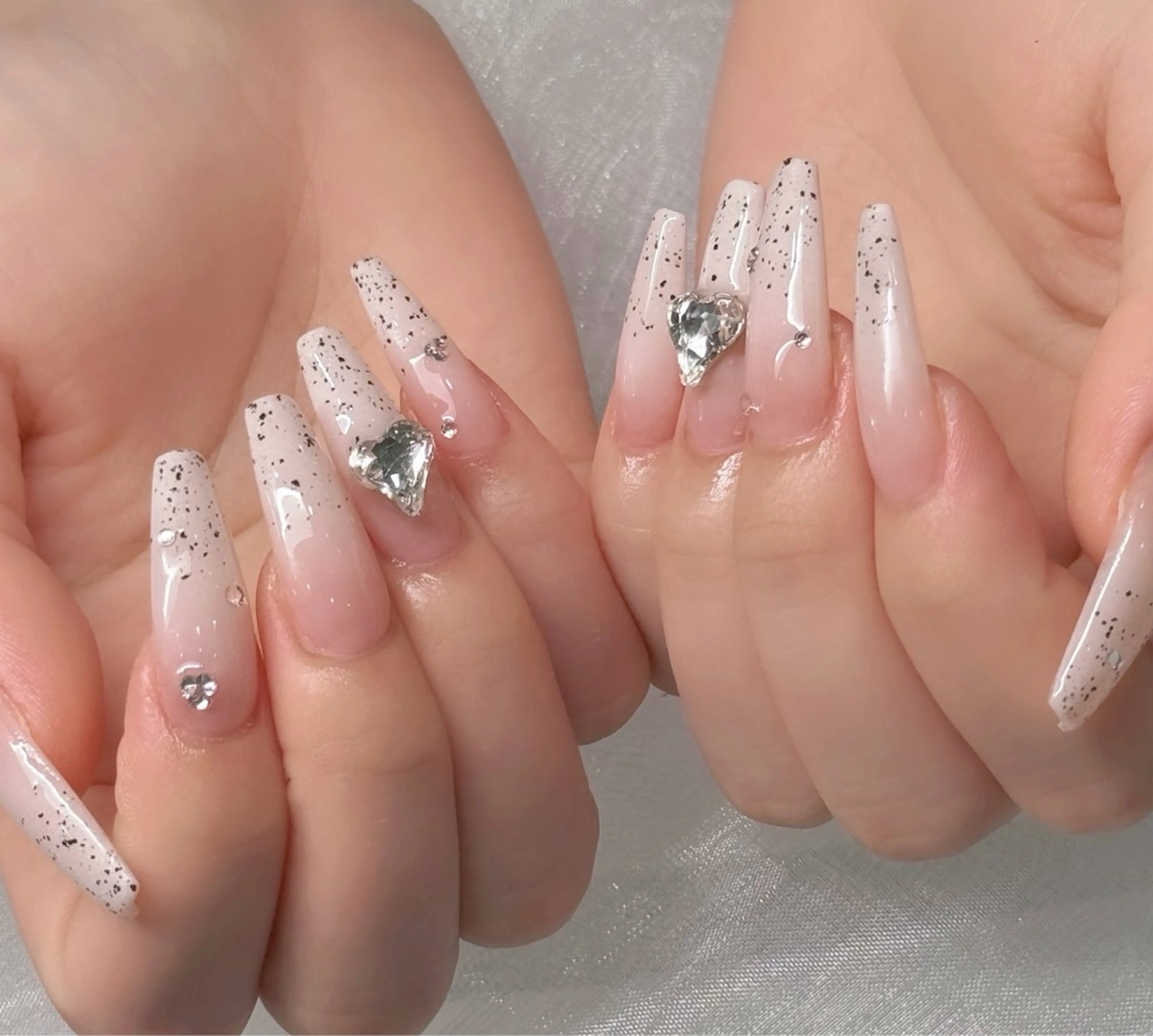 ネイル アートネイル チークネイル 韓国ネイル マグネットネイル ニュアンスネイル NAILS168 新大久保店のネイルデザイン