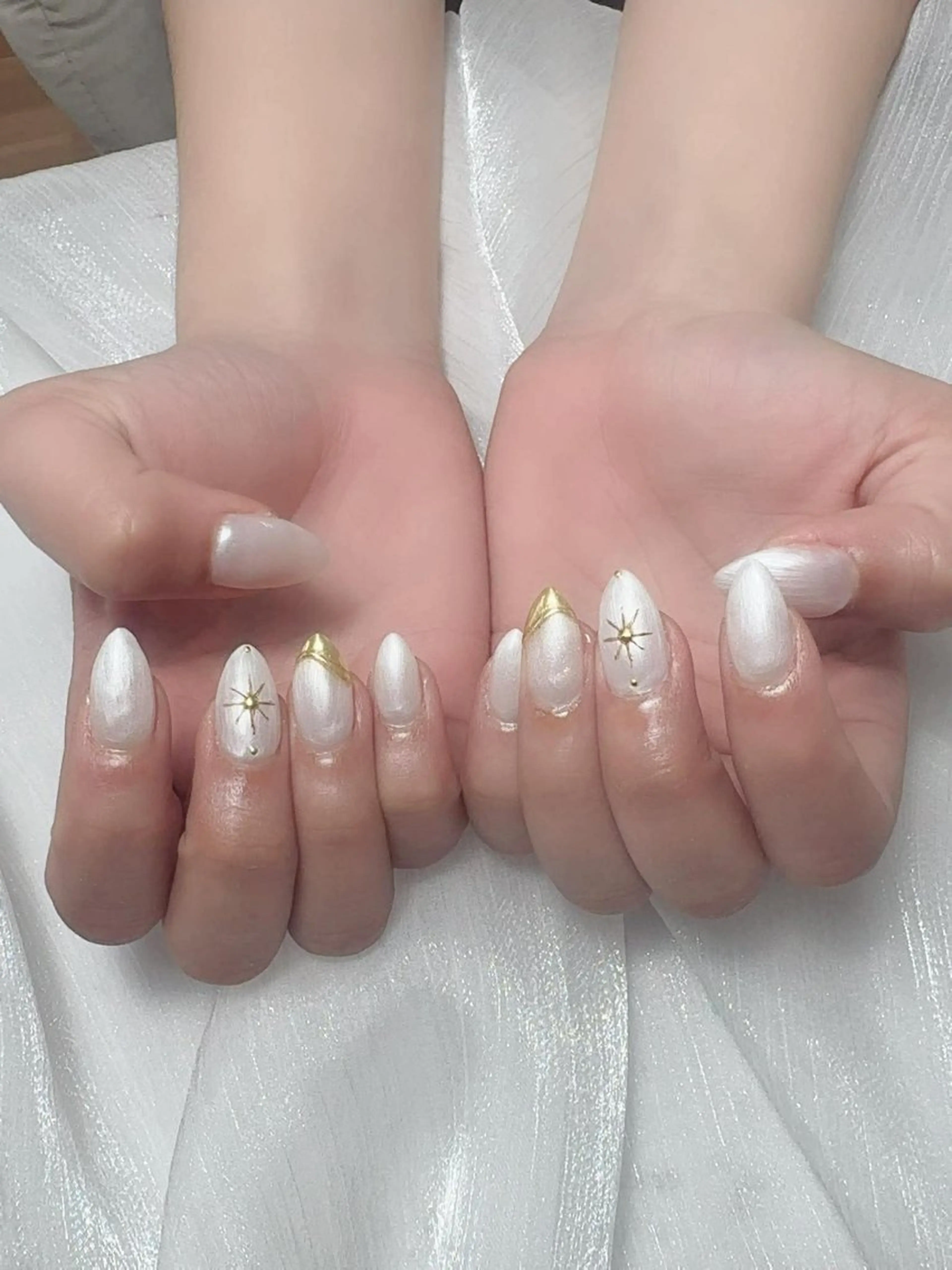 ネイル フレンチネイル グラデーション 韓国ネイル マグネットネイル ミラーネイル ハンドネイル Squen Nail 【持ち込みOK】のネイルデザイン