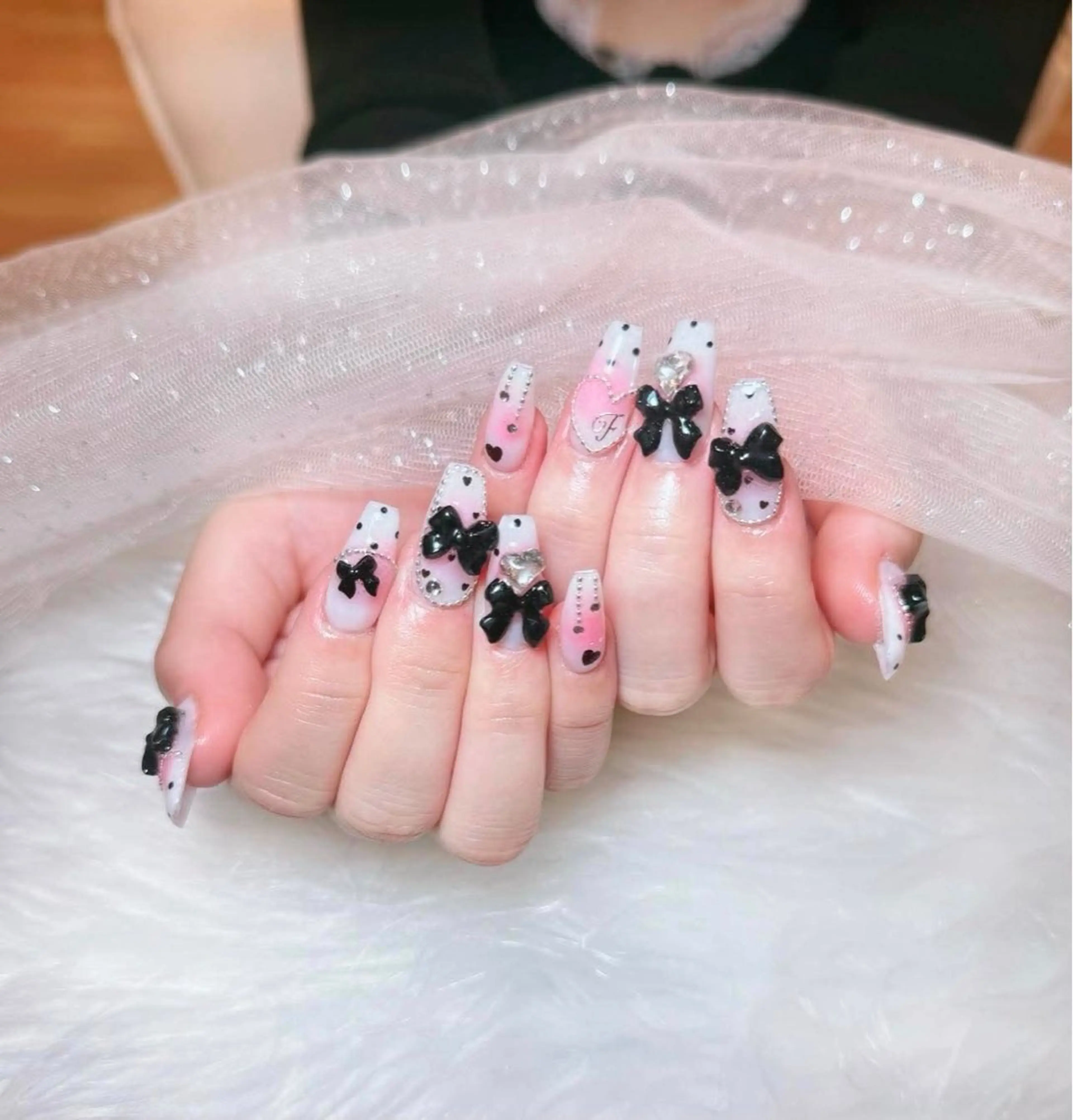 ネイル アートネイル ジェルネイル 韓国ネイル ニュアンスネイル ワンカラーネイル ハンドネイル Queen Nail Salonのネイルデザイン