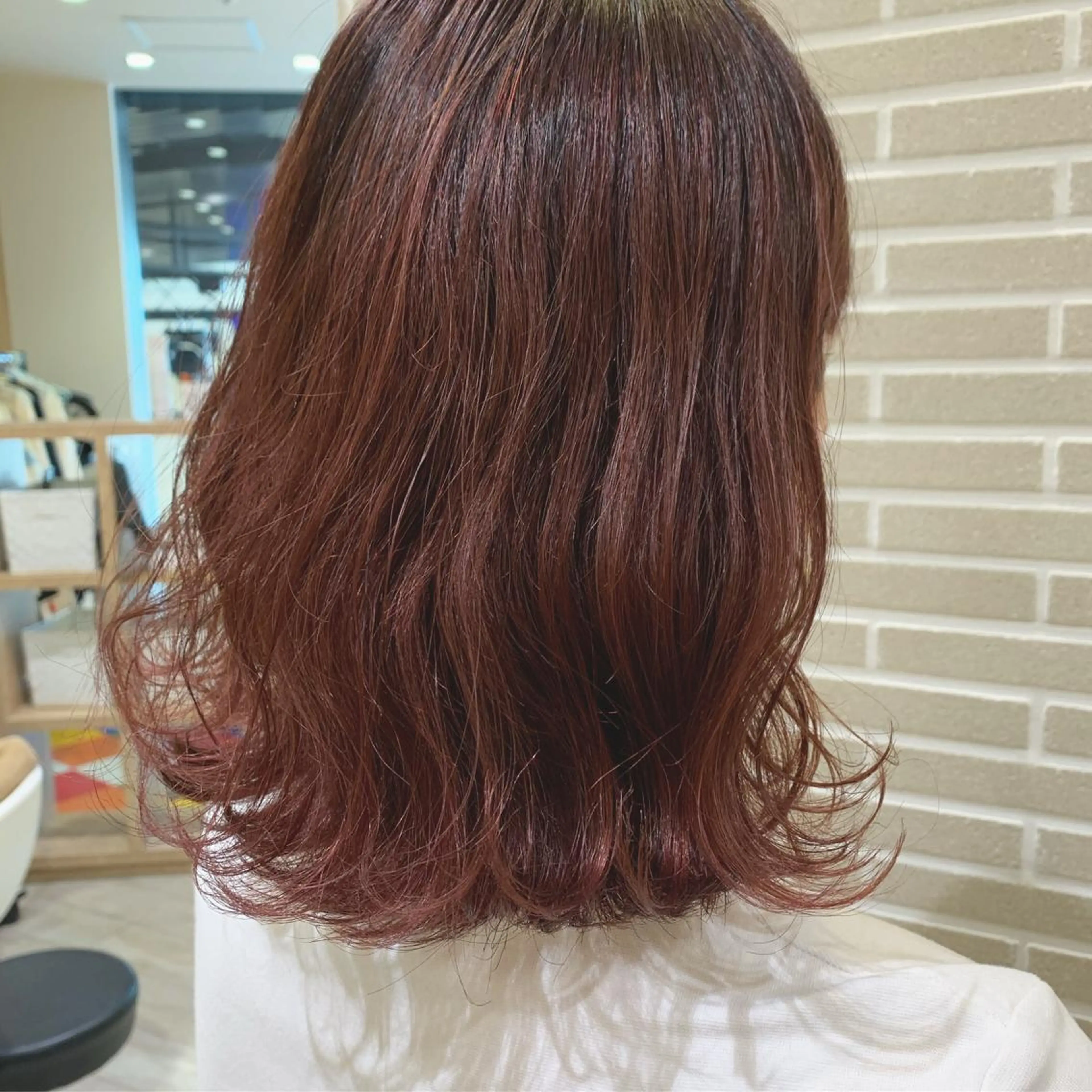 セミロング ヘアカラー 潟上 菜摘のヘアスタイル
