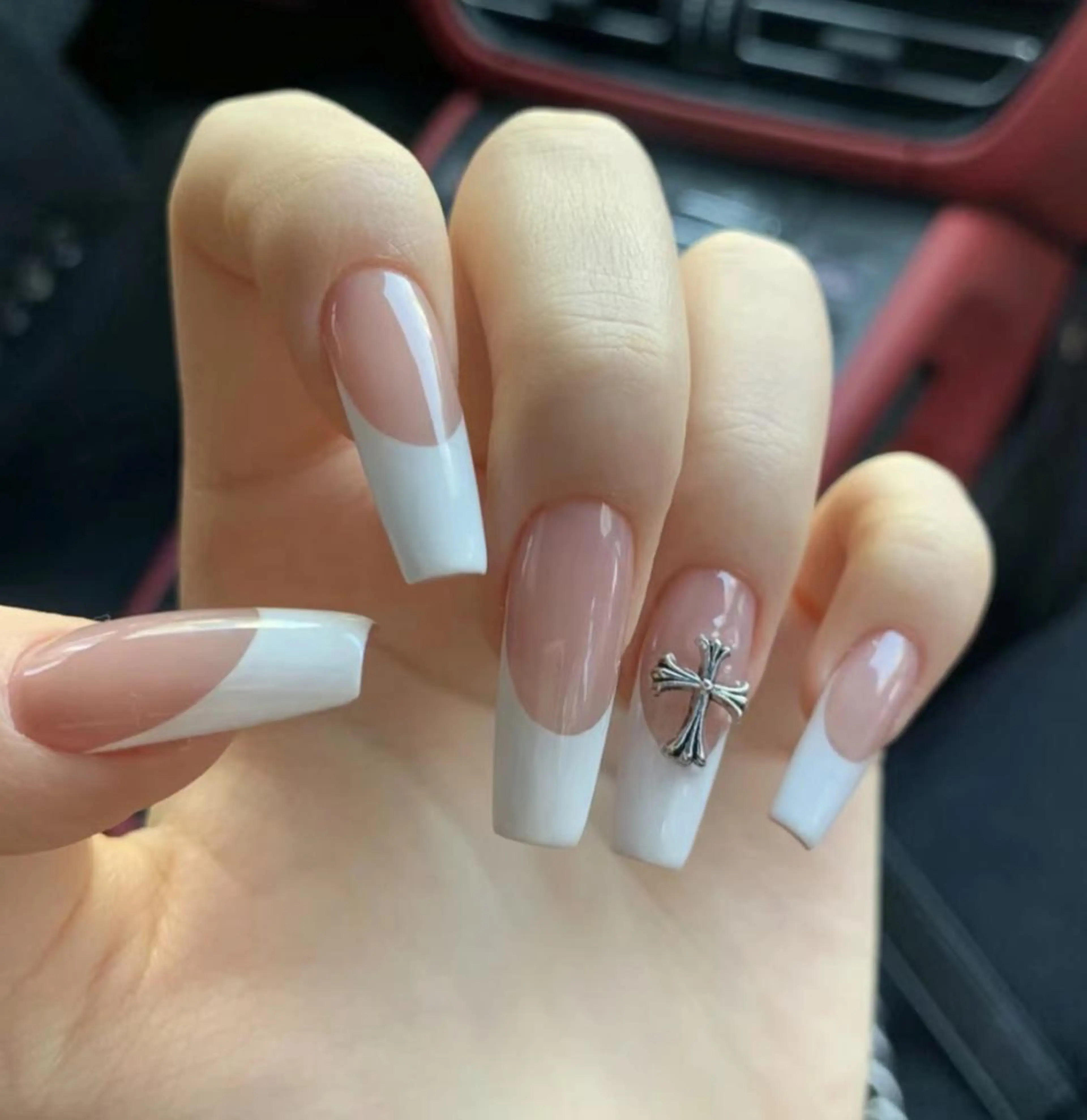 ネイル アートネイル 長さ出し ネイルチップ Queens ciciのネイルデザイン