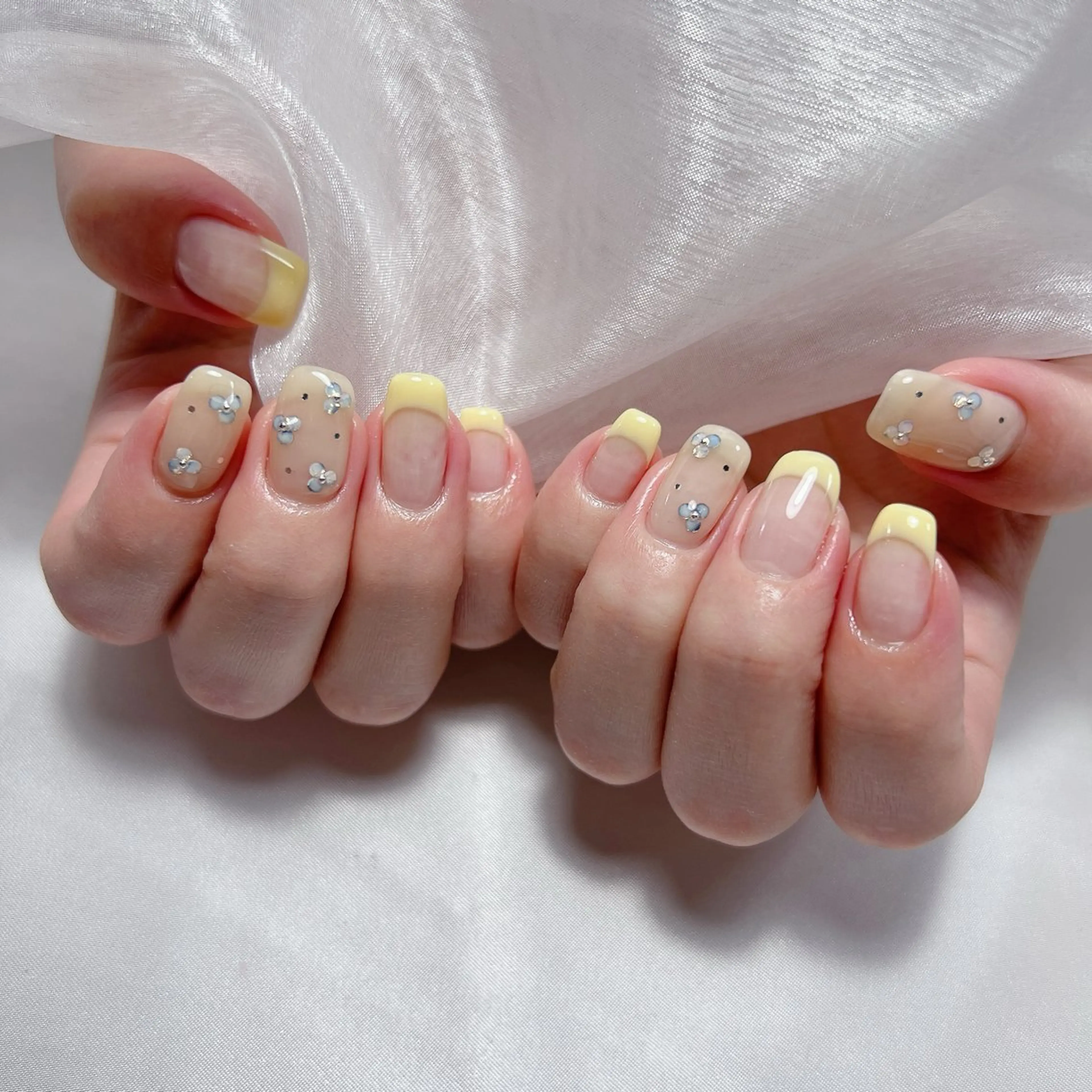 ネイル フレンチネイル ジェルネイル 韓国ネイル ラメ(グリッター) マグネットネイル ハンドネイル nail salon Rewardのネイルデザイン