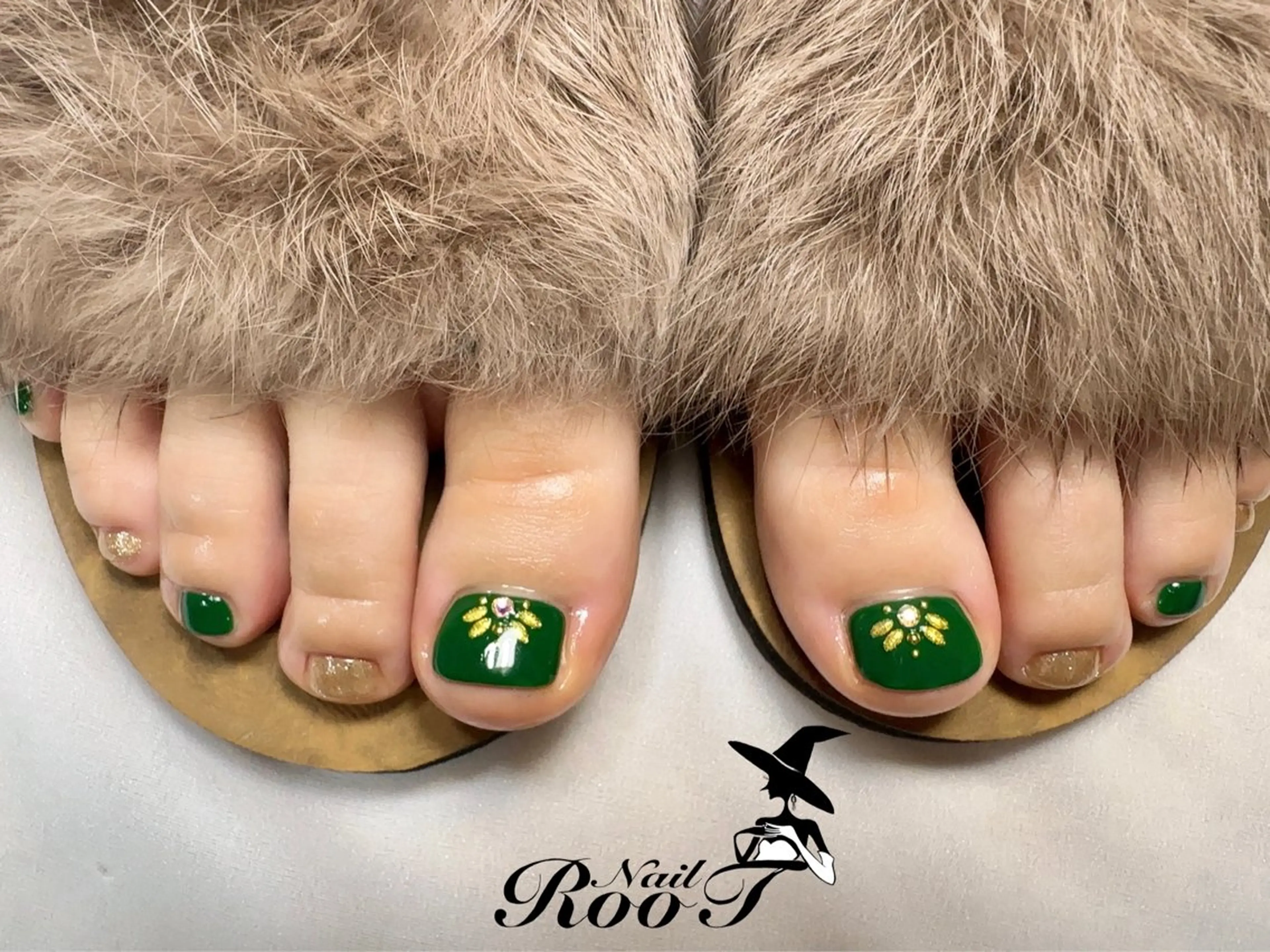 ネイル ラメ(グリッター) フットネイル RooT Nailのネイルデザイン