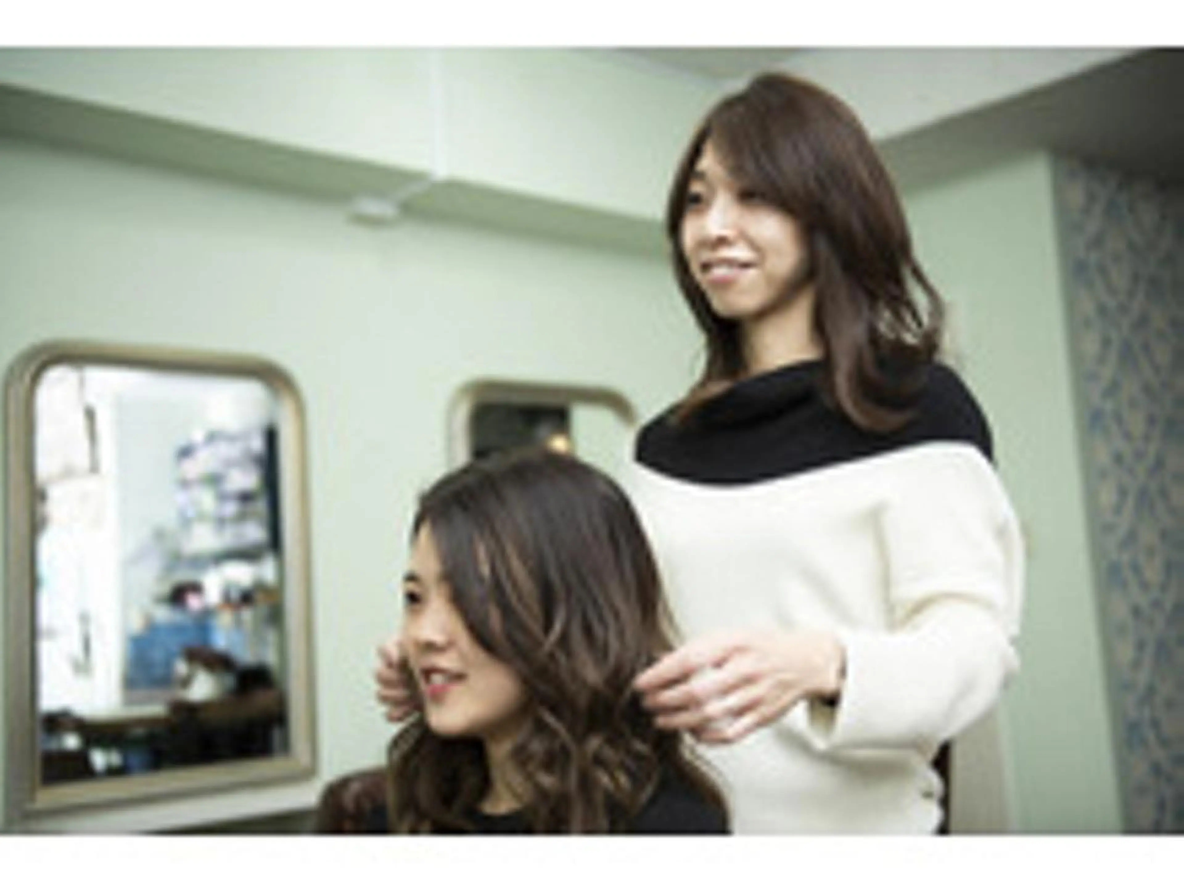 ロング カラー ヘアアレンジ 【公式】amble luxe池袋東口🩷のヘアスタイル