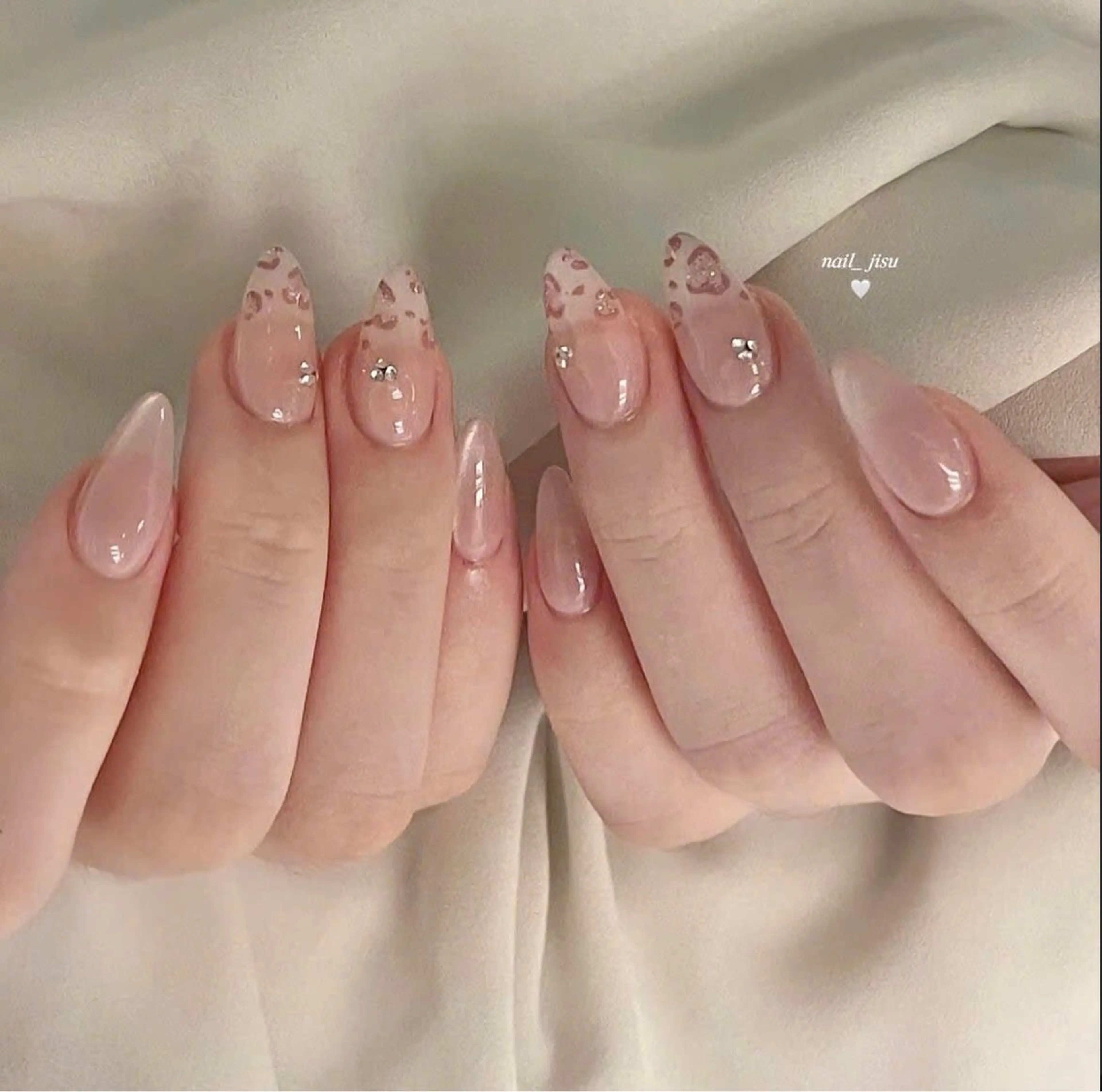 ネイル グラデーション ラメ(グリッター) マグネットネイル ミラーネイル ニュアンスネイル ハンドネイル Lumi de nailsのネイルデザイン