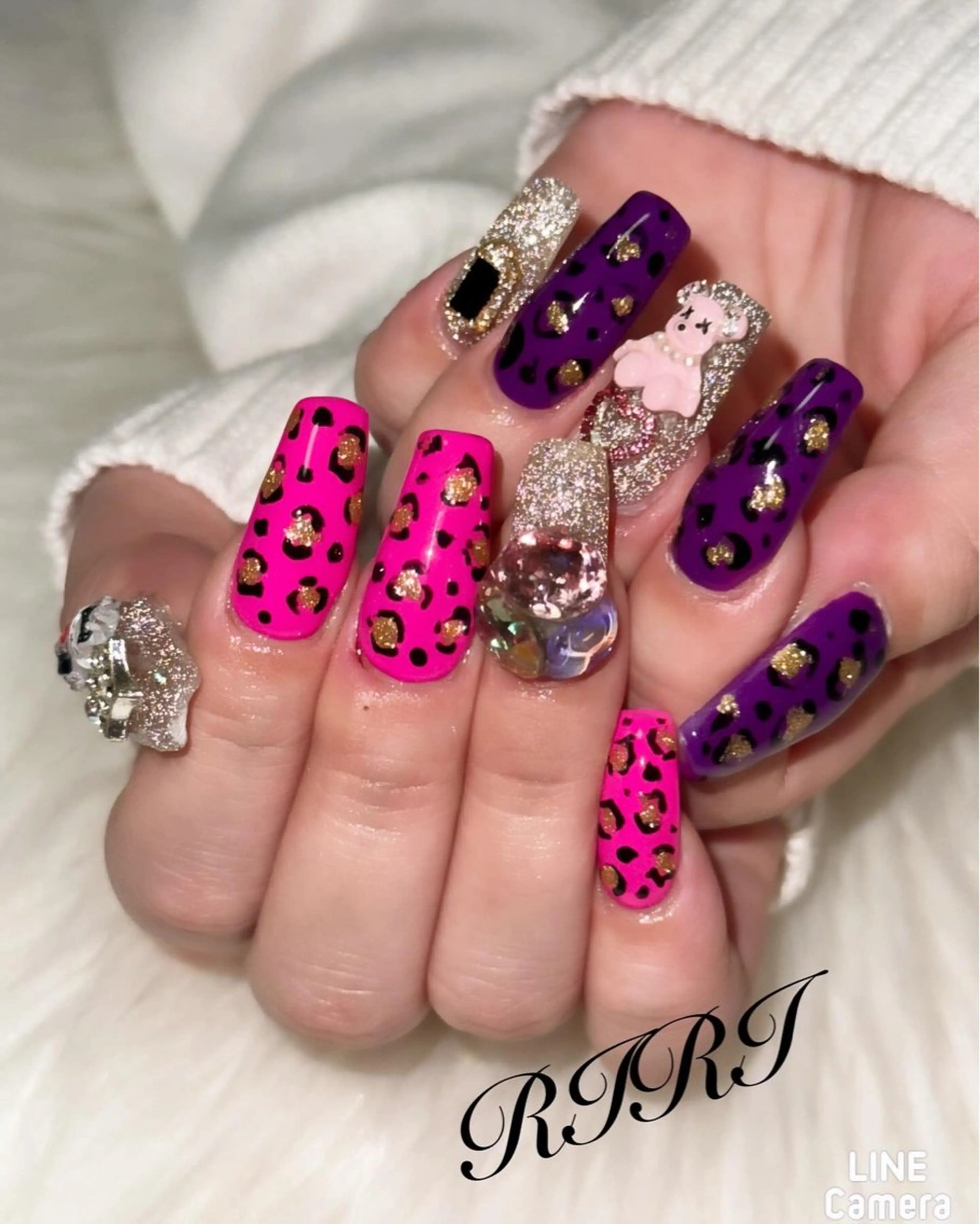 ネイル アニマル柄 ジェルネイル キラキラネイル 韓国ネイル ピンク ハンドネイル riri オーナーのネイルデザイン