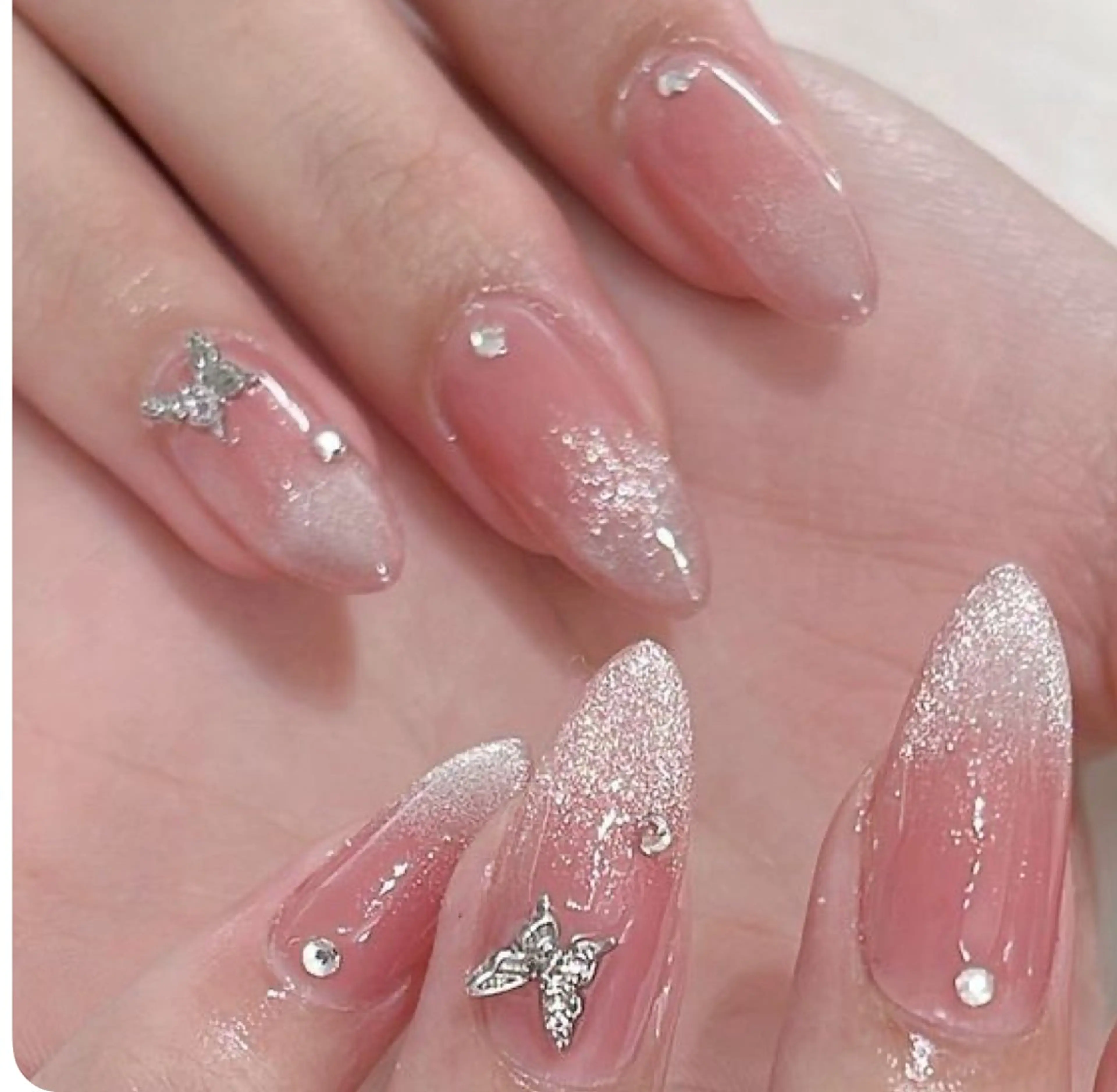 ネイル HIN NAILのネイルデザイン