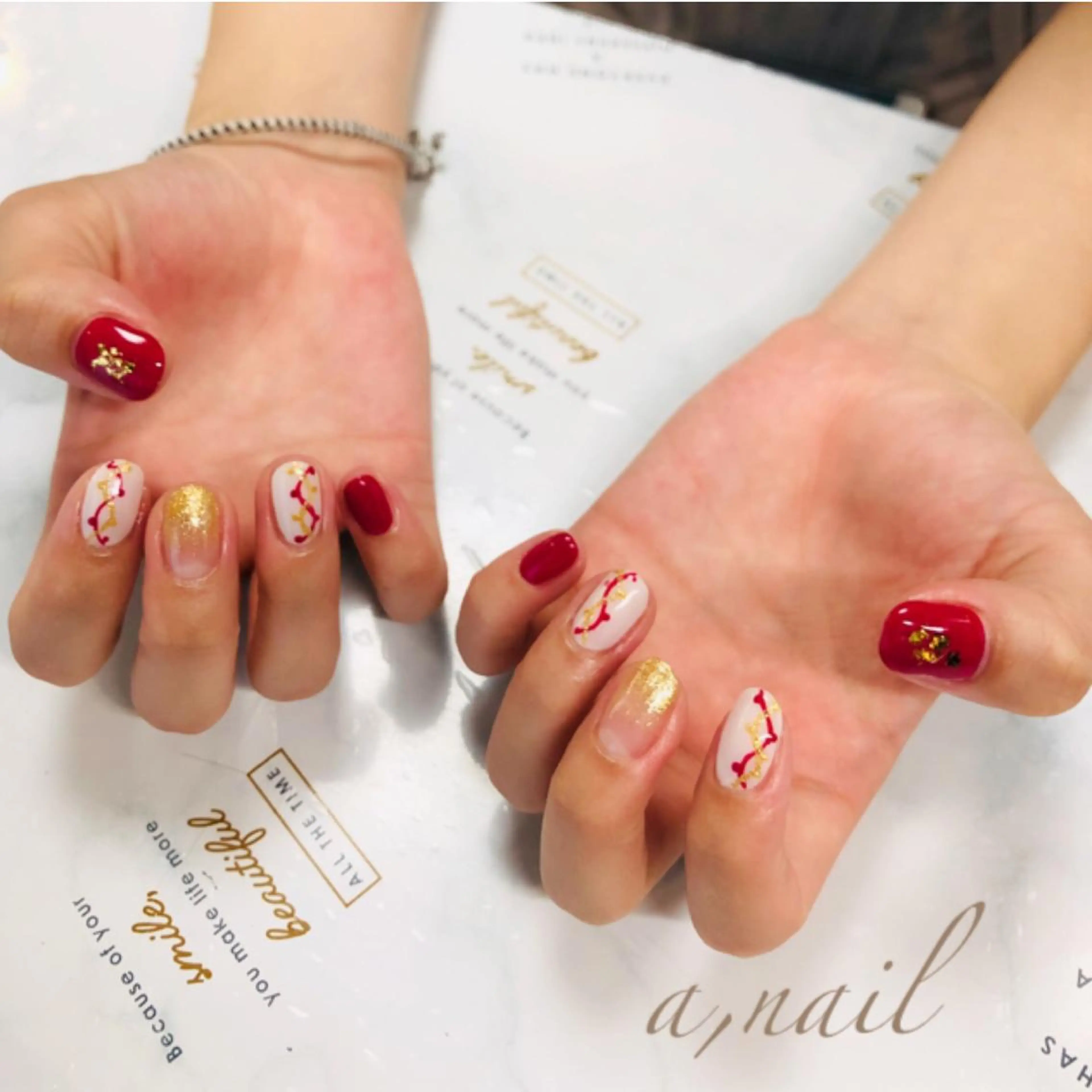 ネイル オーロラネイル フットネイル ジェルネイル グラデーション ラメ(グリッター) ハンドネイル ネイルサロン エーネイルのネイルデザイン