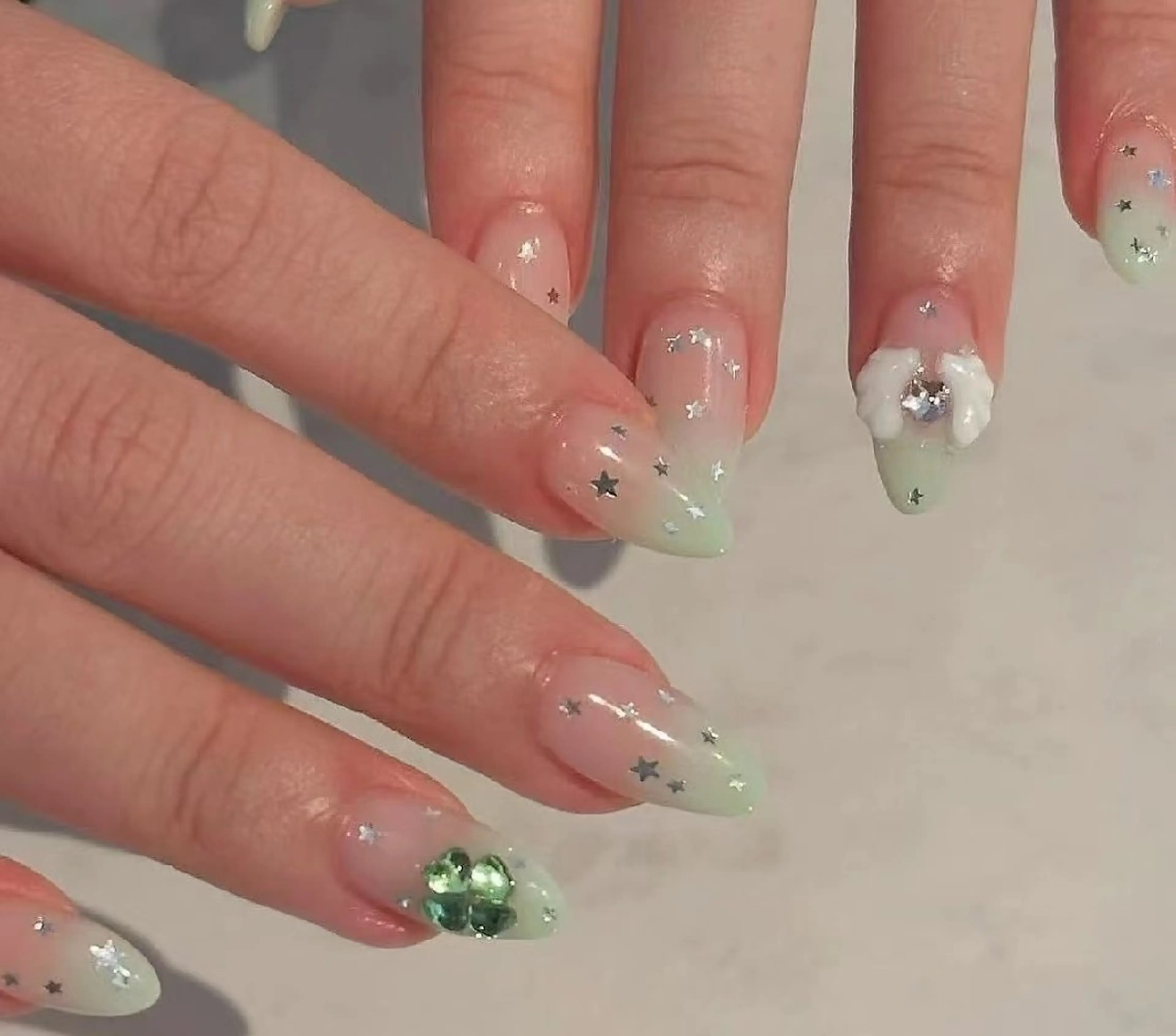 ネイル オーロラネイル フラワーネイル フットネイル フレンチネイル ジェルネイル ハンドネイル Oomiya 服部のネイルデザイン