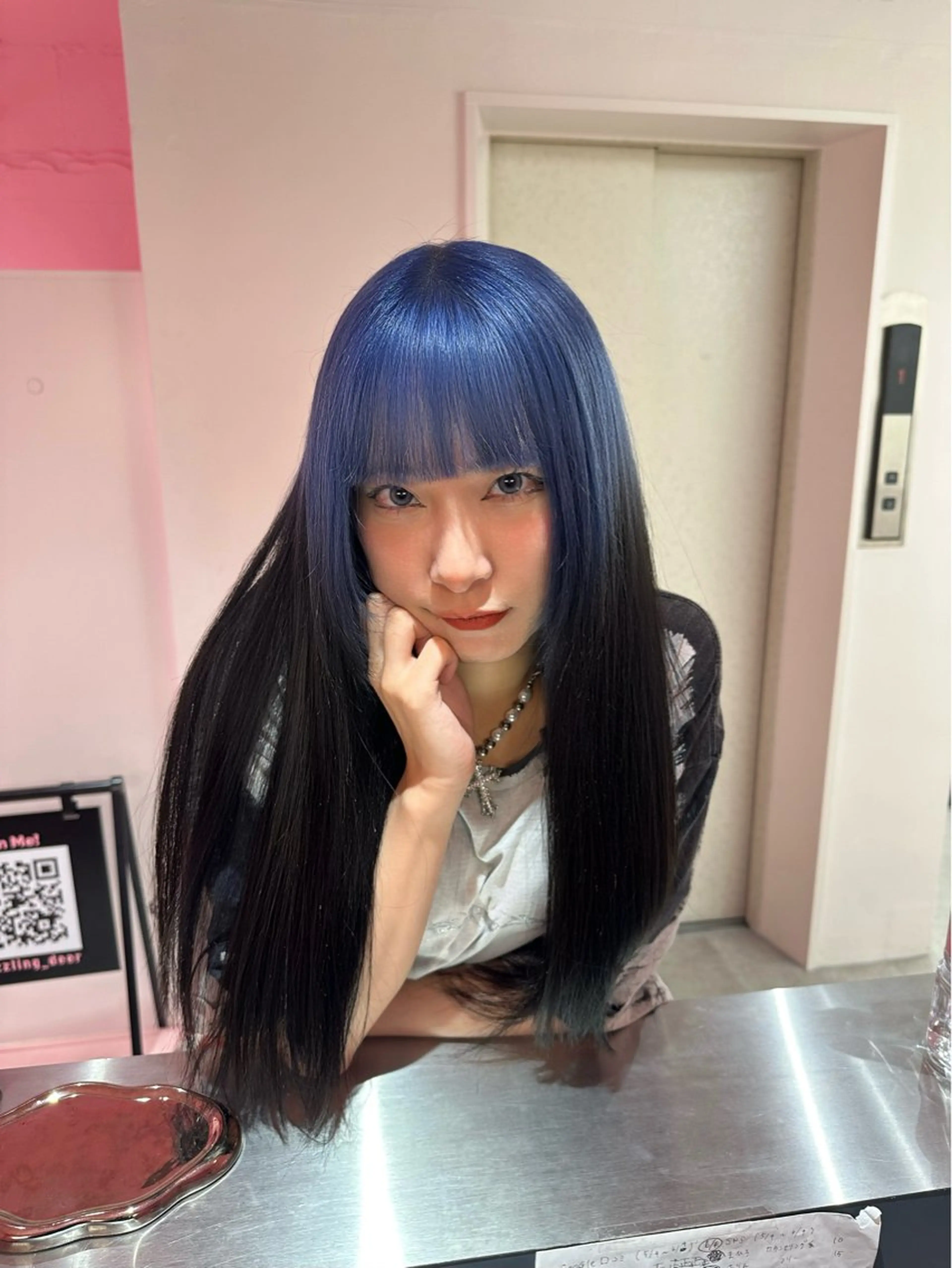 ロング カラー 黒髪 ブルーカラー ロング ブリーチカラー /MAHIROのヘアスタイル