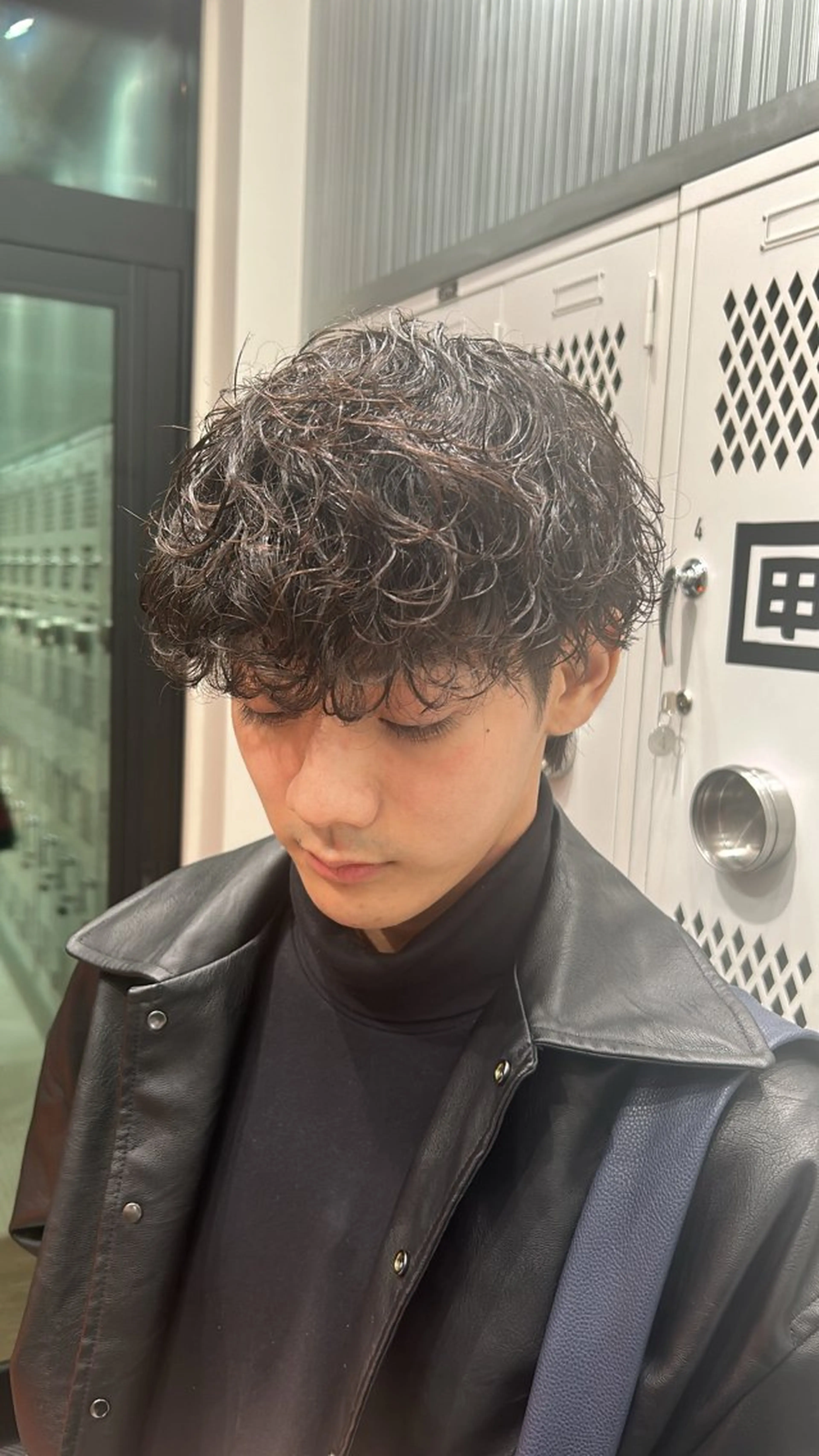 パーマ メンズ fifth 安次富　泰雅のヘアスタイル