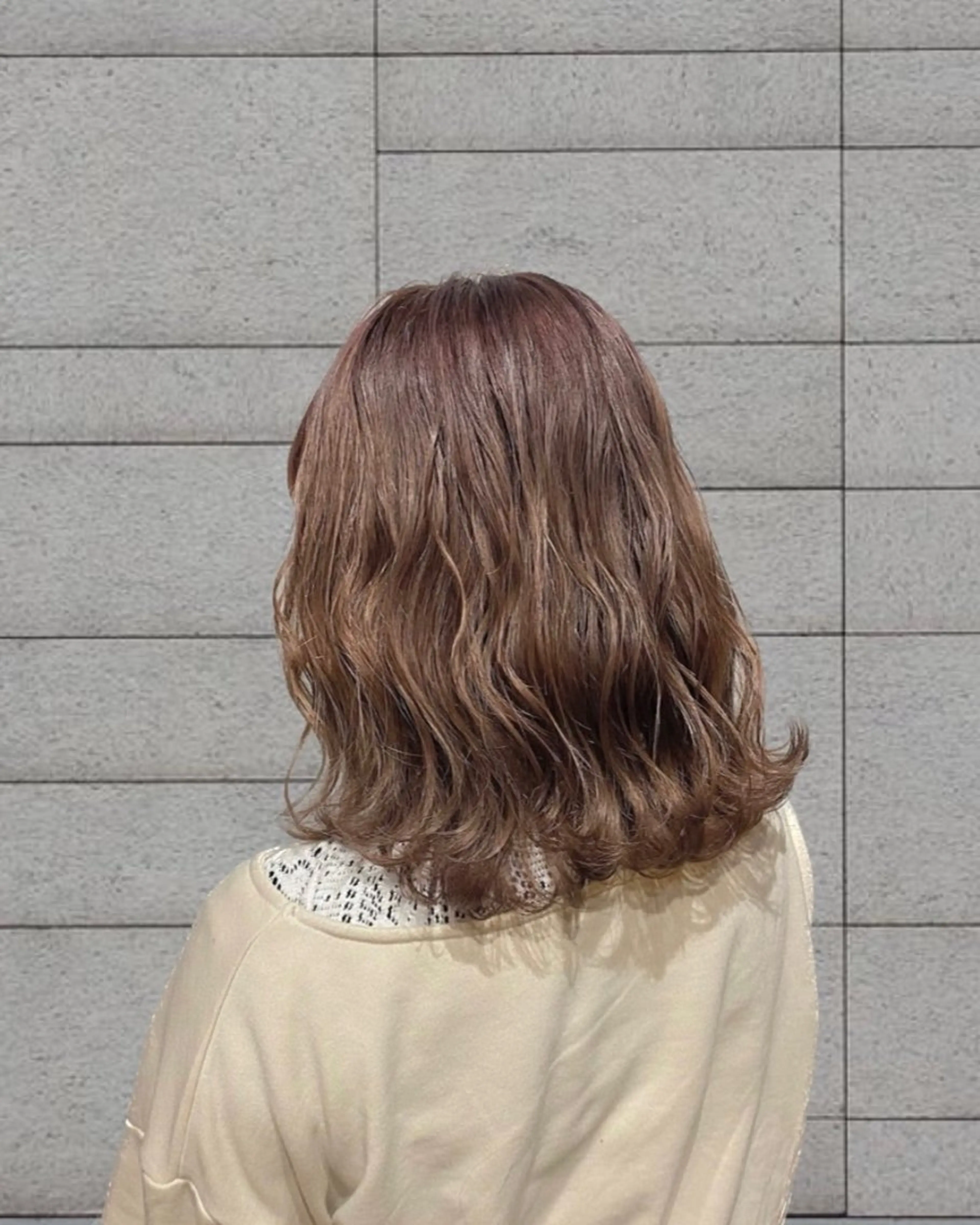 ミディアム カラー ヘアカラー トリートメント ayano / 透明感・くすみカラーのヘアスタイル