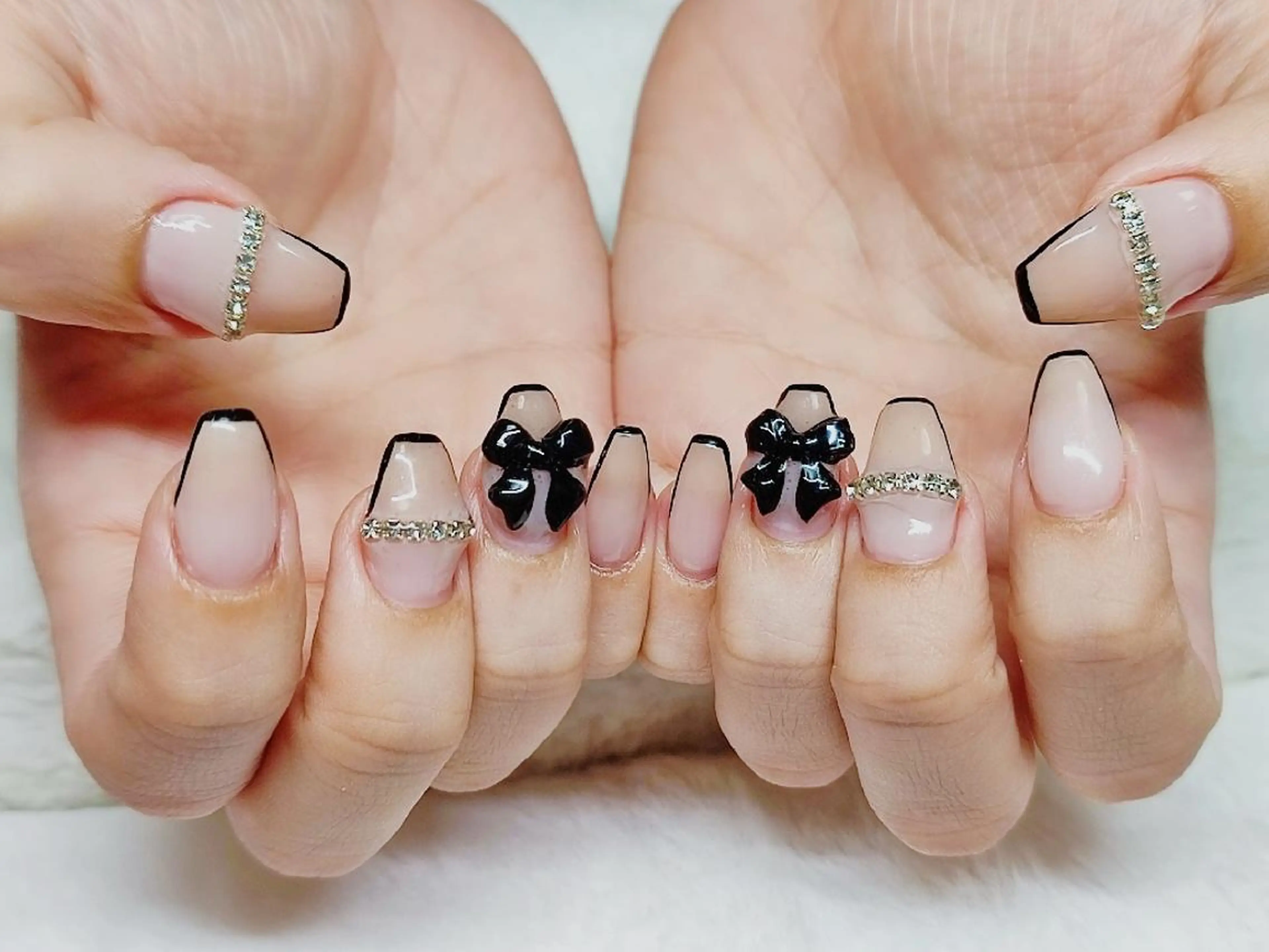 ネイル ハンドネイル RUNWAY 　　の眉毛・アイブロウイメージ