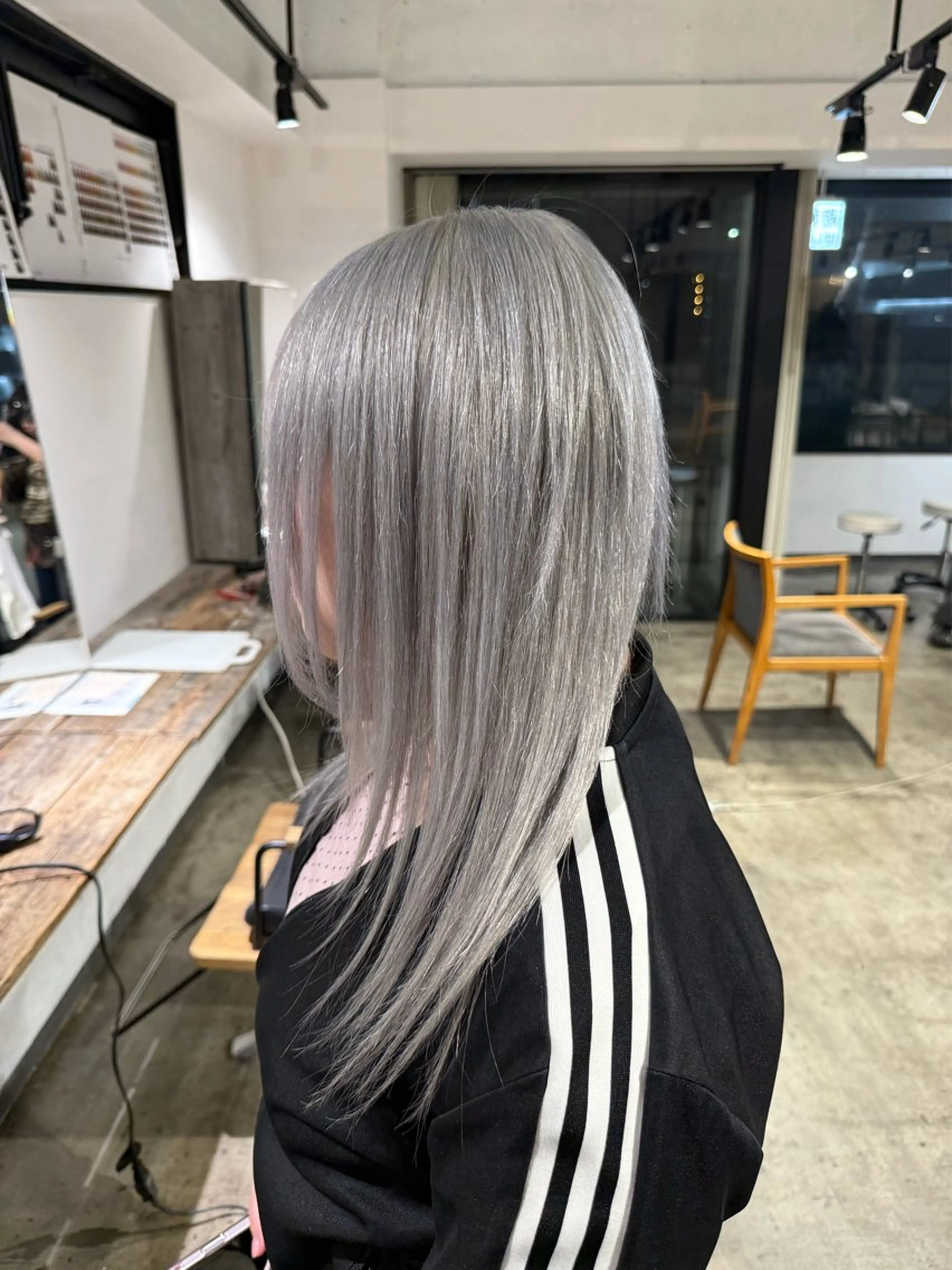 ロング カラー シルバー ヘアカラー トリートメント 🫧ブリーチ/透明感 カラー/メンズ/みきのヘアスタイル