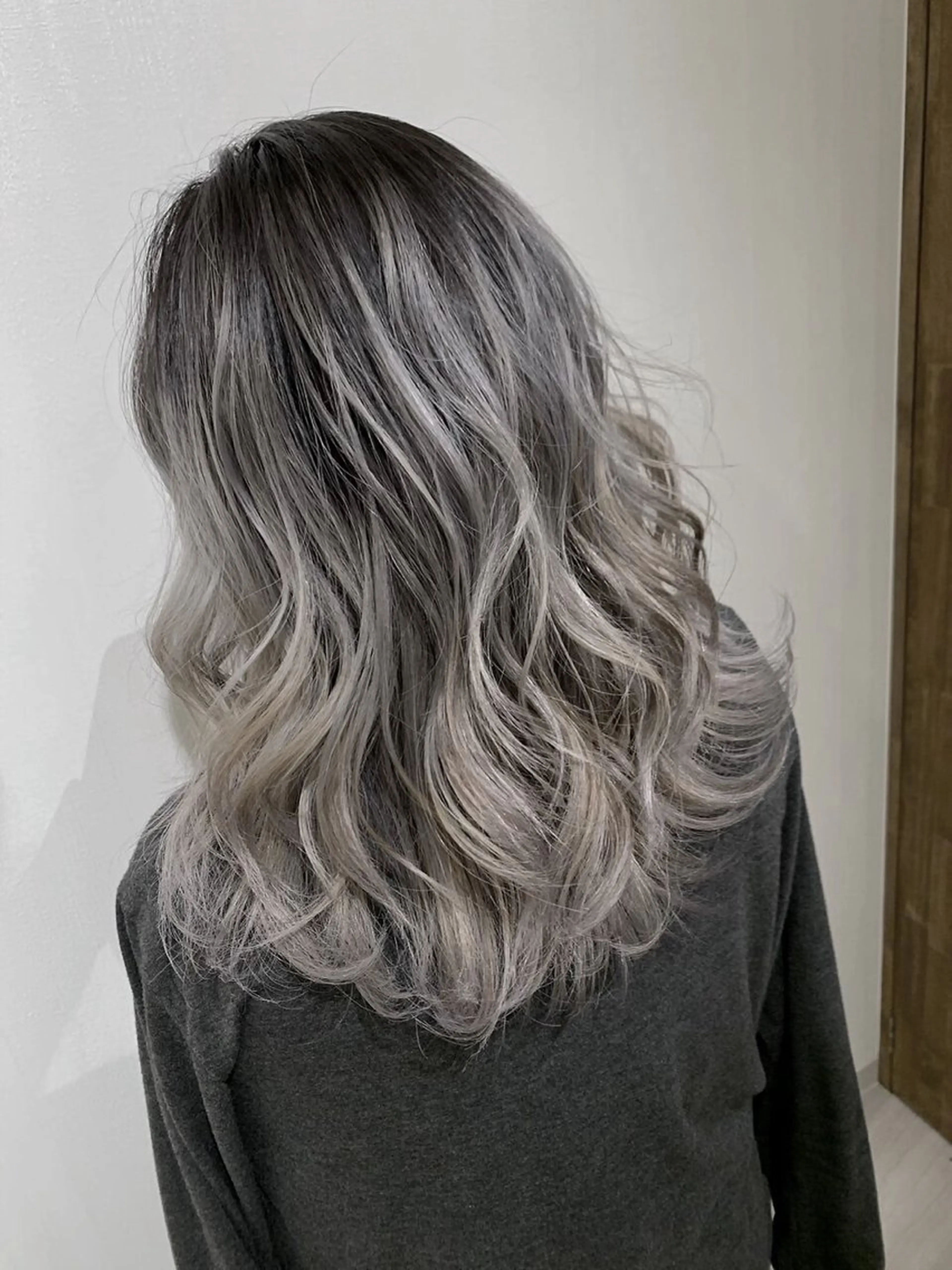 セミロング カラー カット ヘアカラー hair salon mu-muのヘアスタイル
