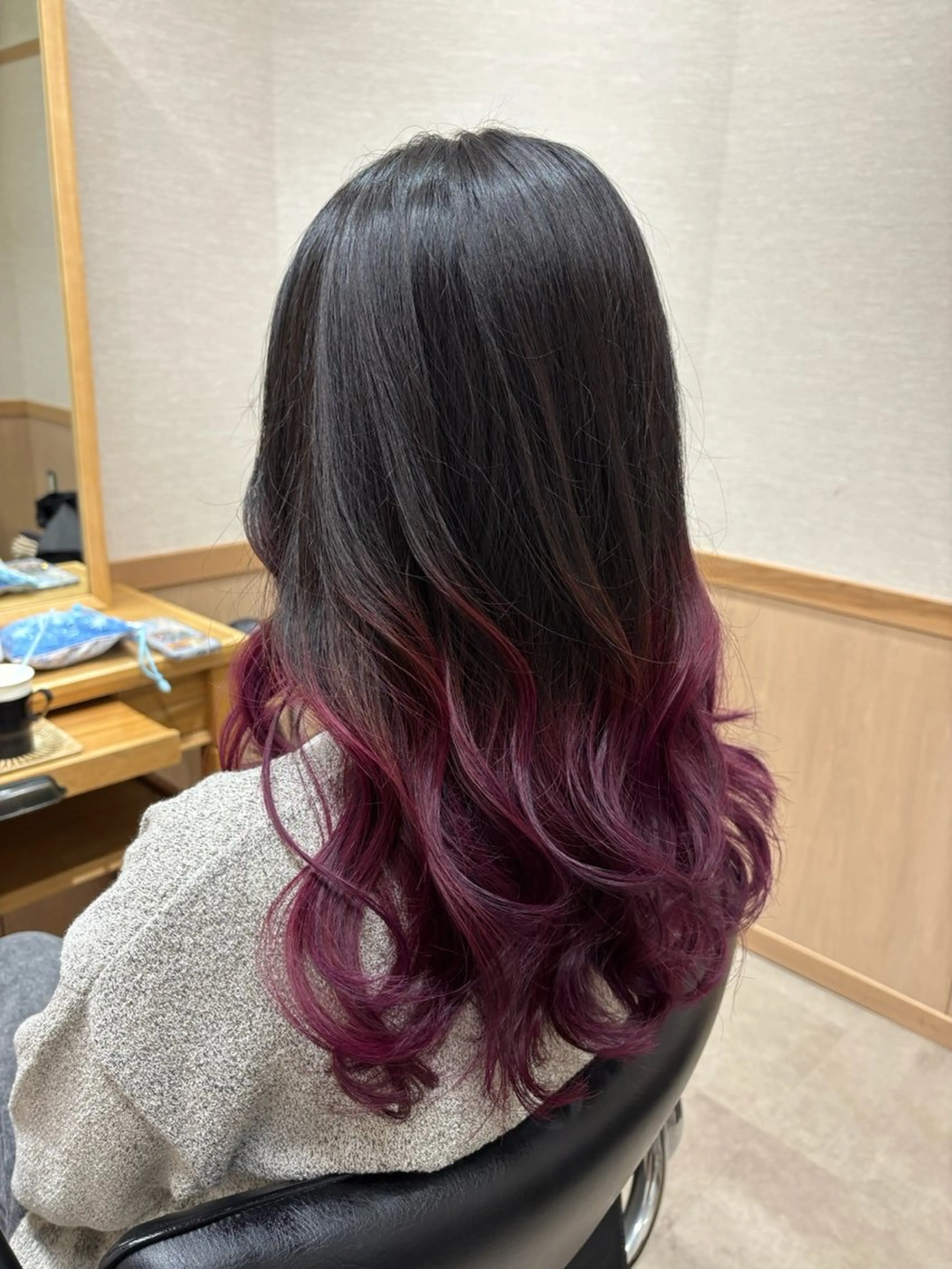 ロング カラー カット ヘアカラー 髪の家 tikiのヘアスタイル