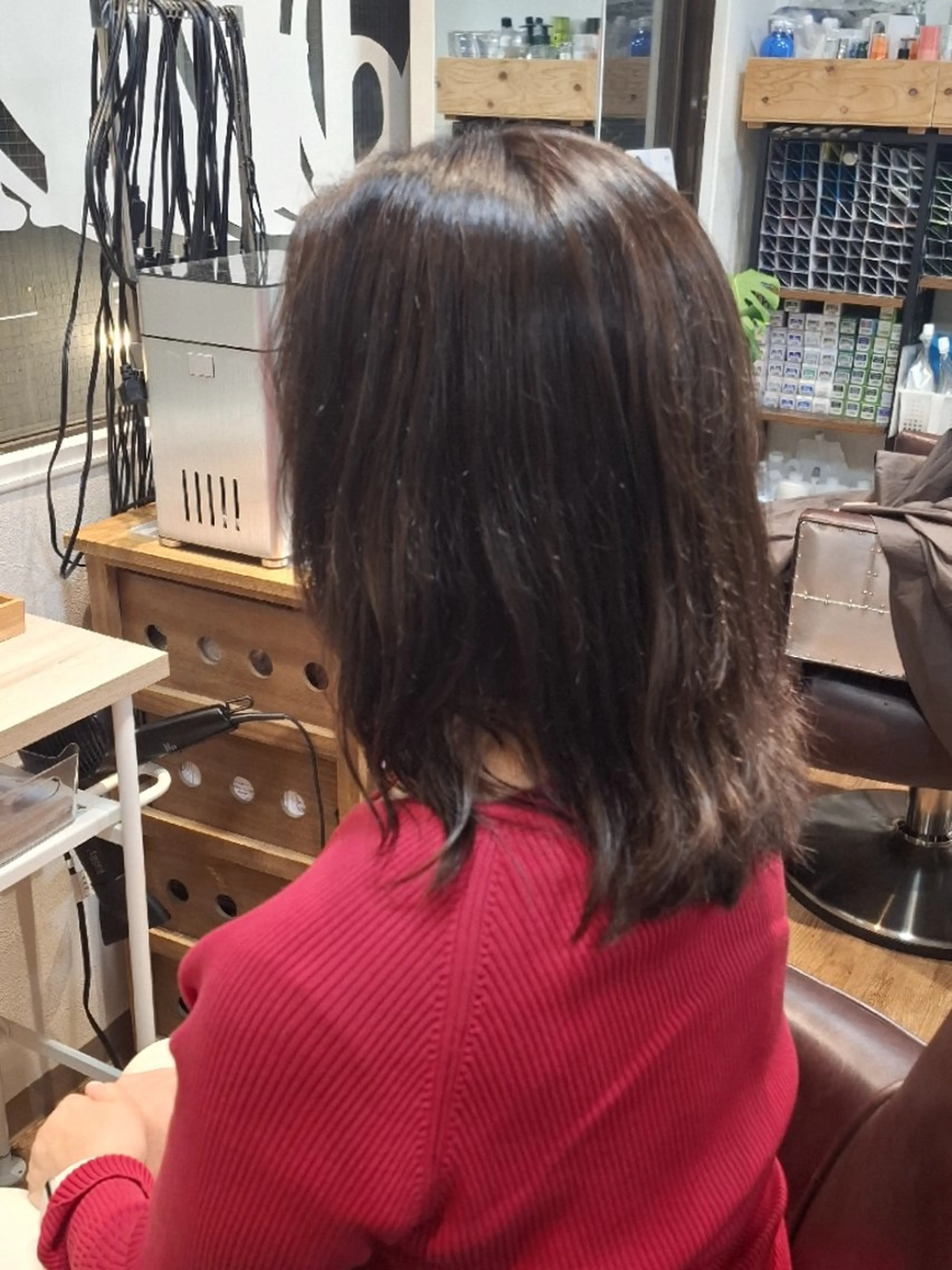 カラー 秋元 雅のヘアスタイル