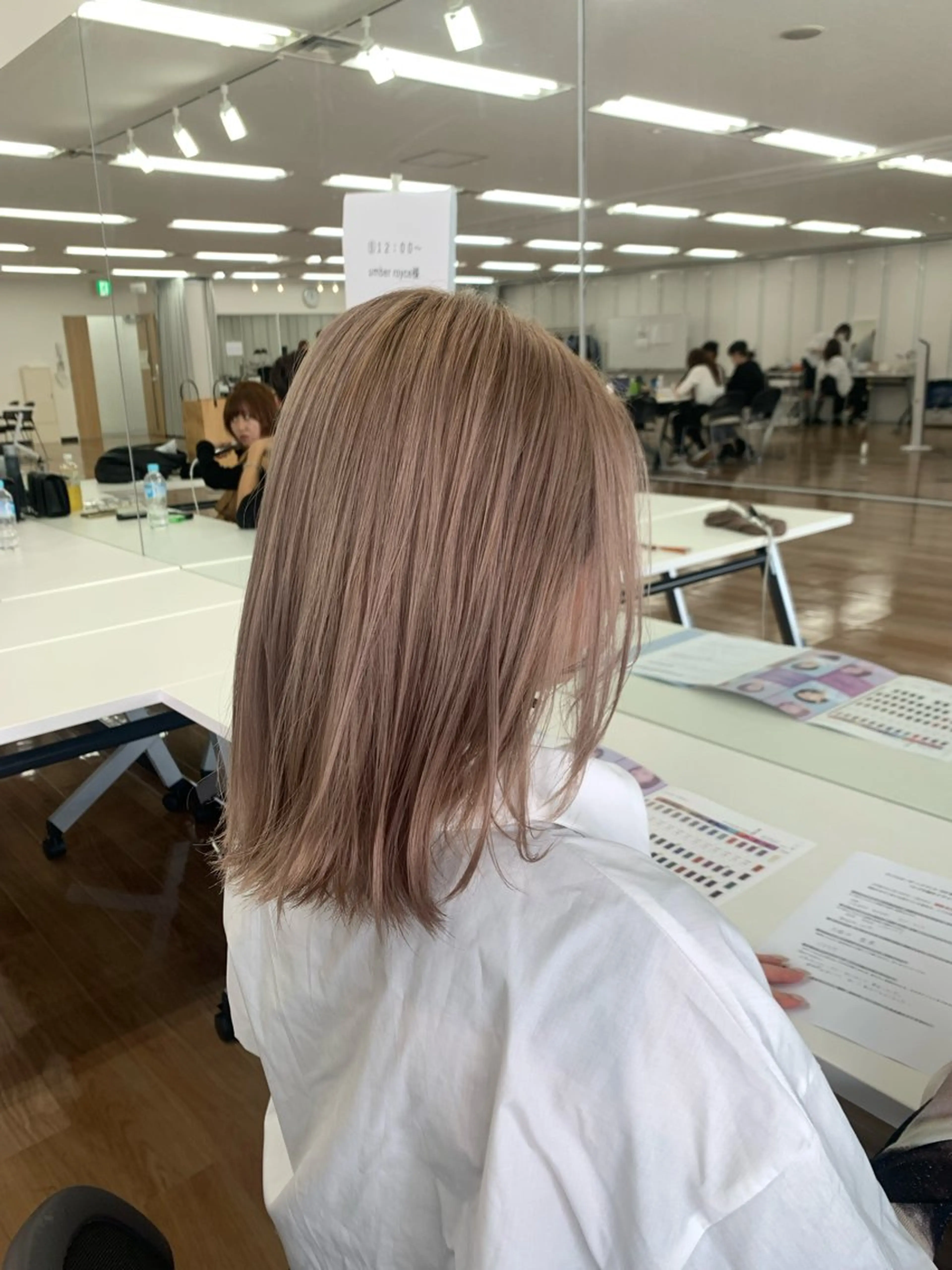 ミディアム カラー ベージュカラー ピンクカラー ピンクベージュ ムラヨシ ショータのヘアスタイル