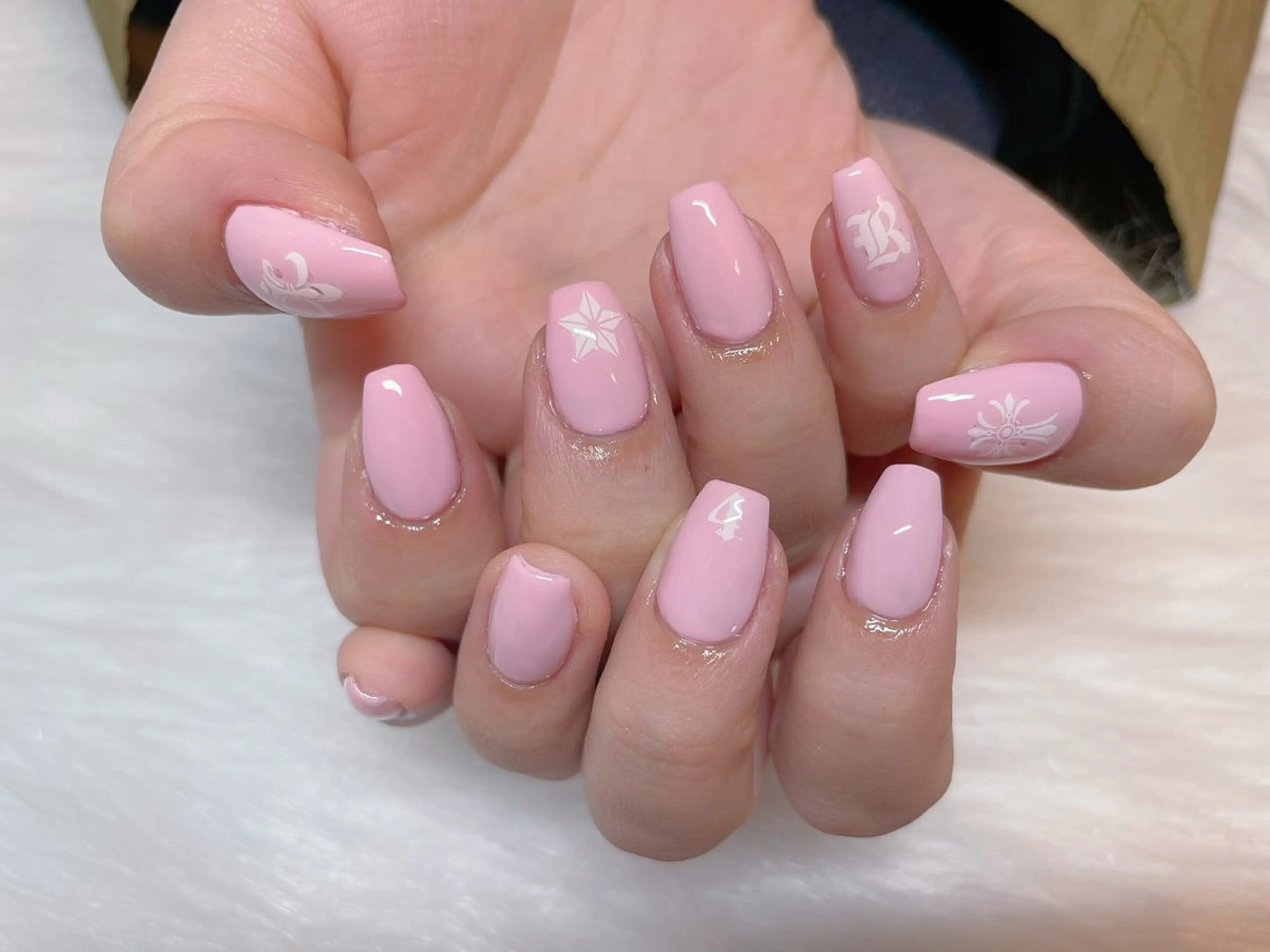 ネイル ワンカラーネイル ピンク スクエアネイル ハンドネイル エン Nail salonのネイルデザイン